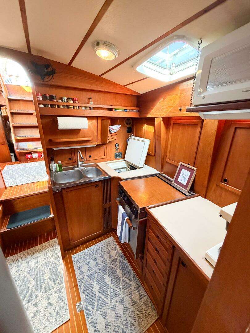 1986 Nauticat 40 Cutter Ketch Pilothouse - Image 68
