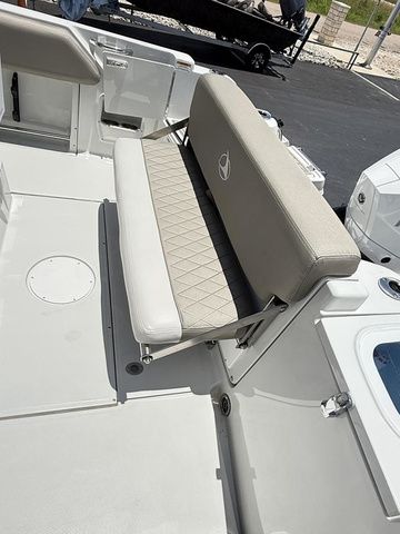 2024 Crownline 210 CC Finseeker - 12