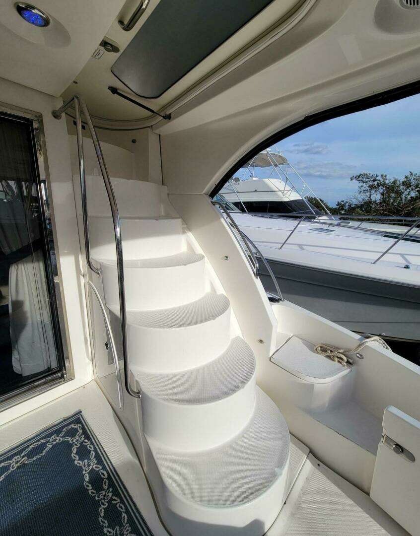 2011 Meridian 441 Sedan - Image 9