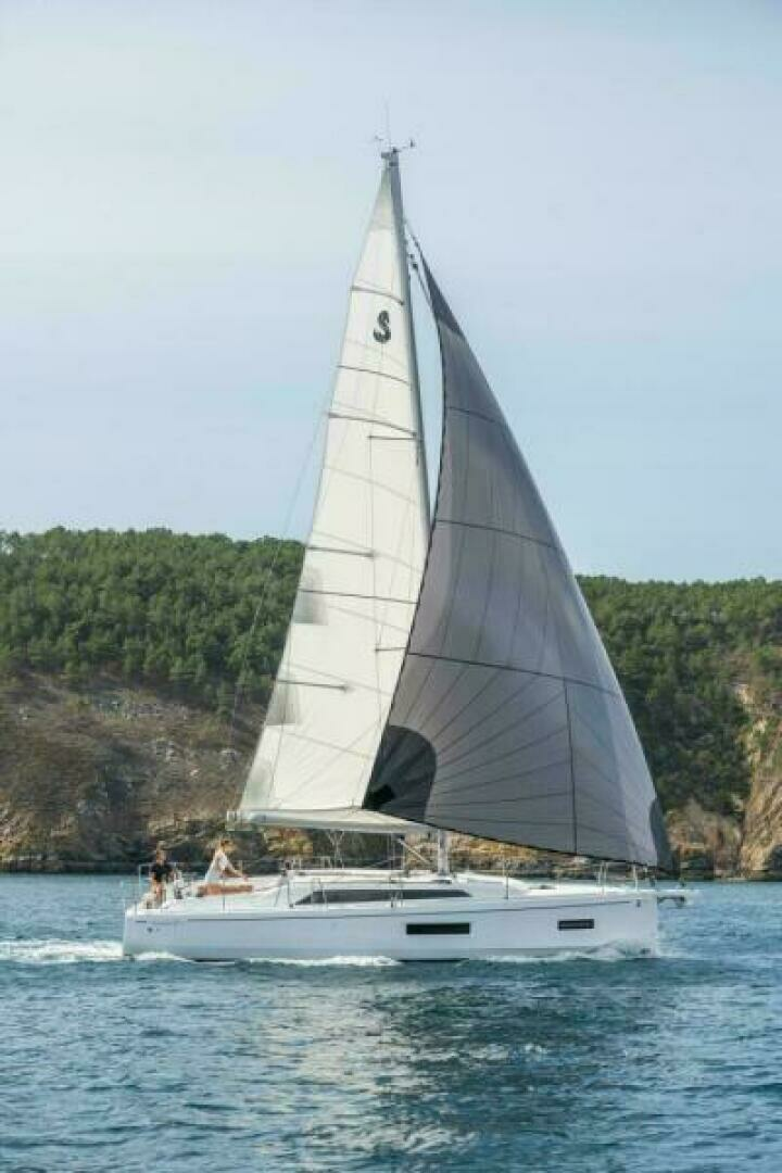 2024 Beneteau Oceanis 37.1 - Image 2