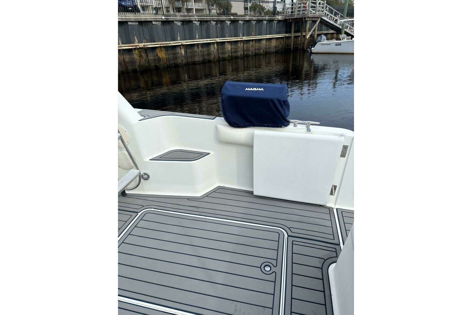 1996 Carver 320 Voyager - Image 20