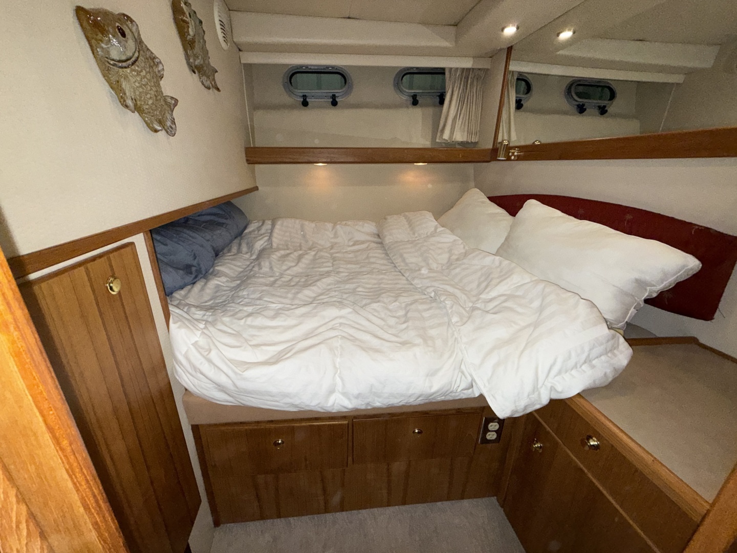 1998 Bayliner 4788 - Image 39