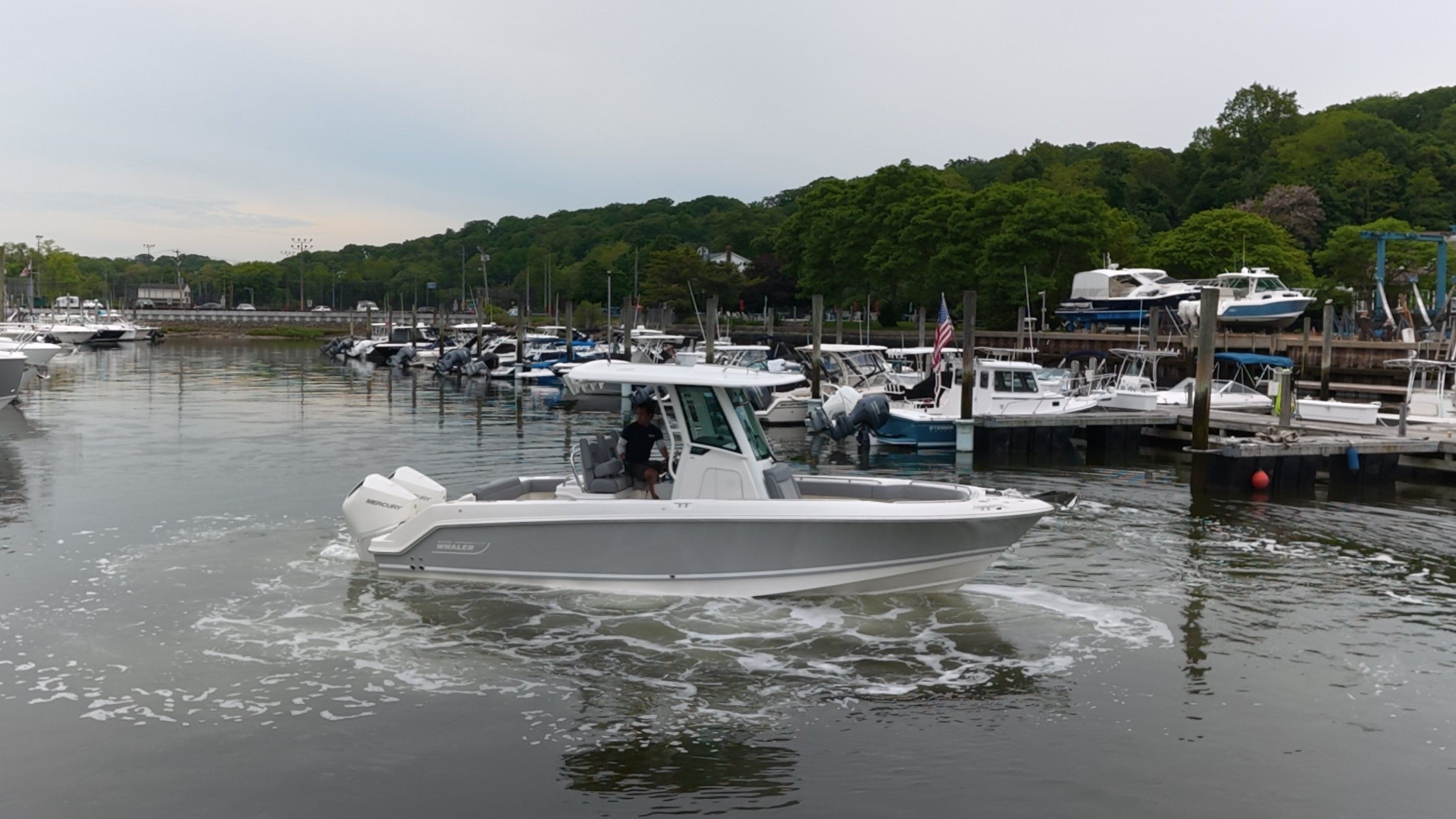 2026 Boston Whaler 250 Outrage