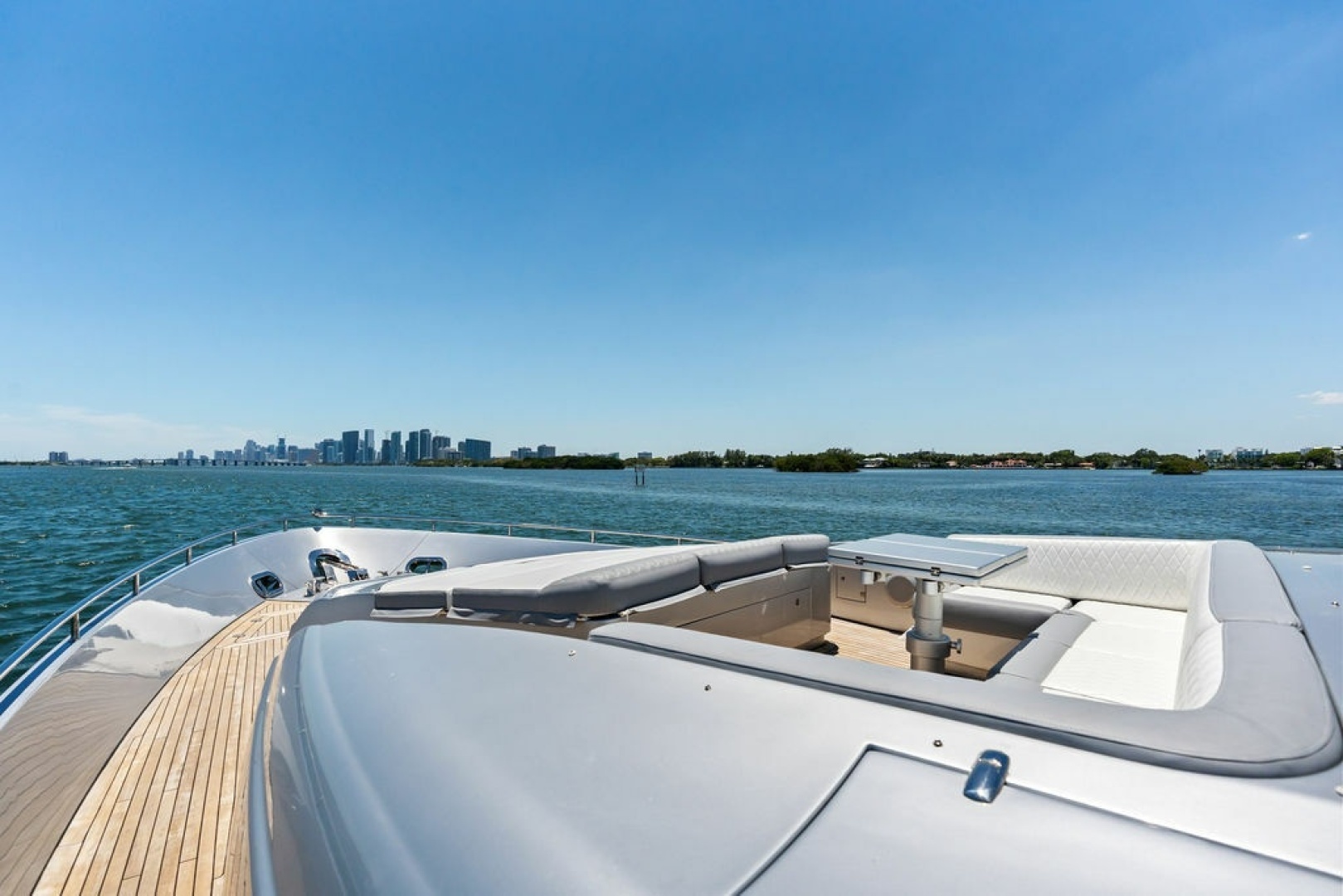2012 Pershing 92 - Image 13
