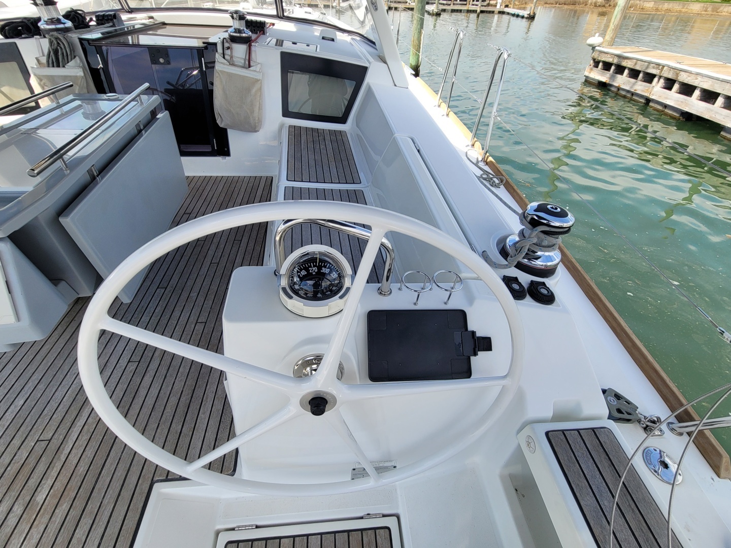 2015 Beneteau Oceanis 45 - Image 9