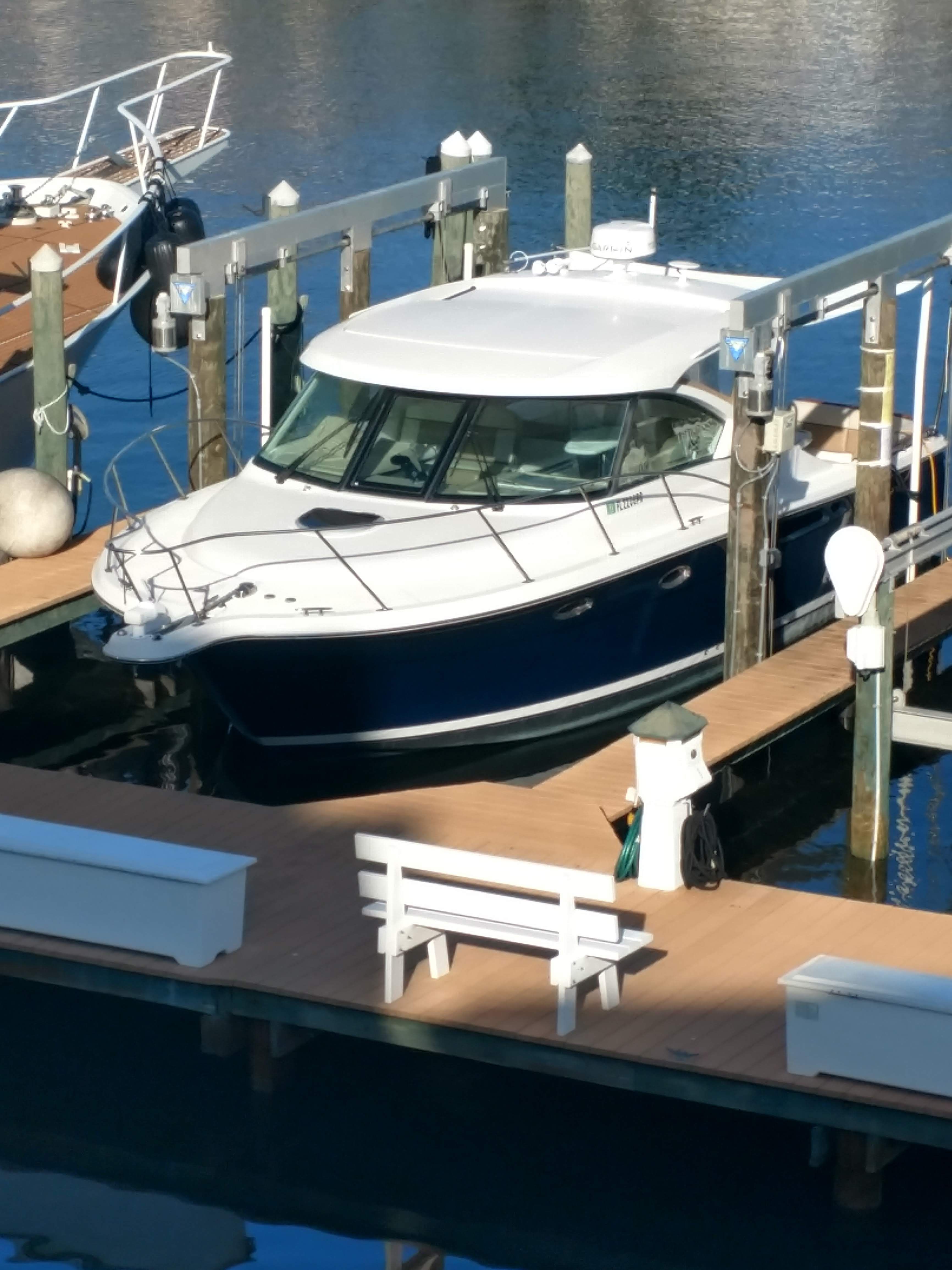 2014 Tiara Yachts 3100 Coronet - 21