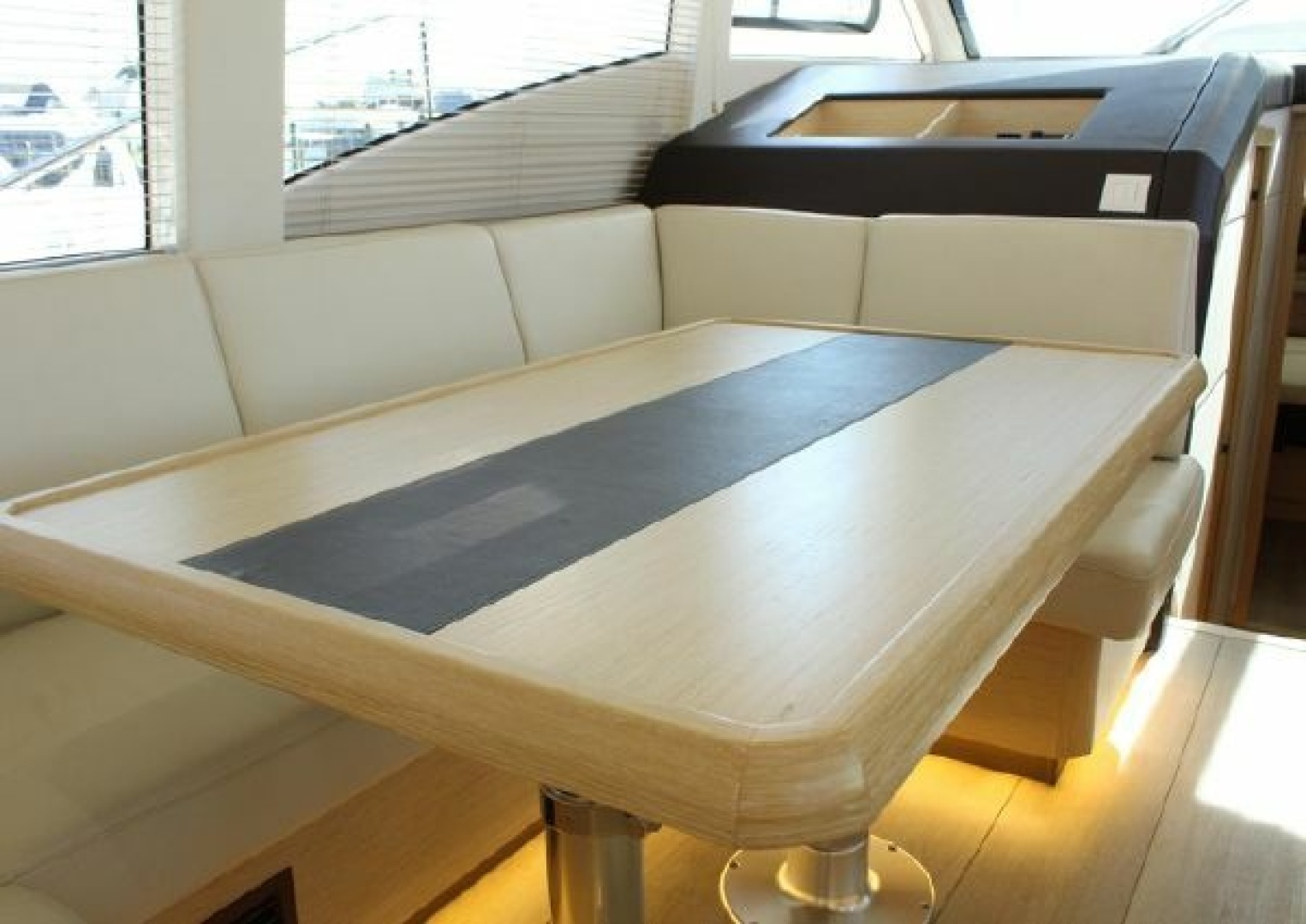 2019 Greenline 48 Coupe Hybrid - Image 28