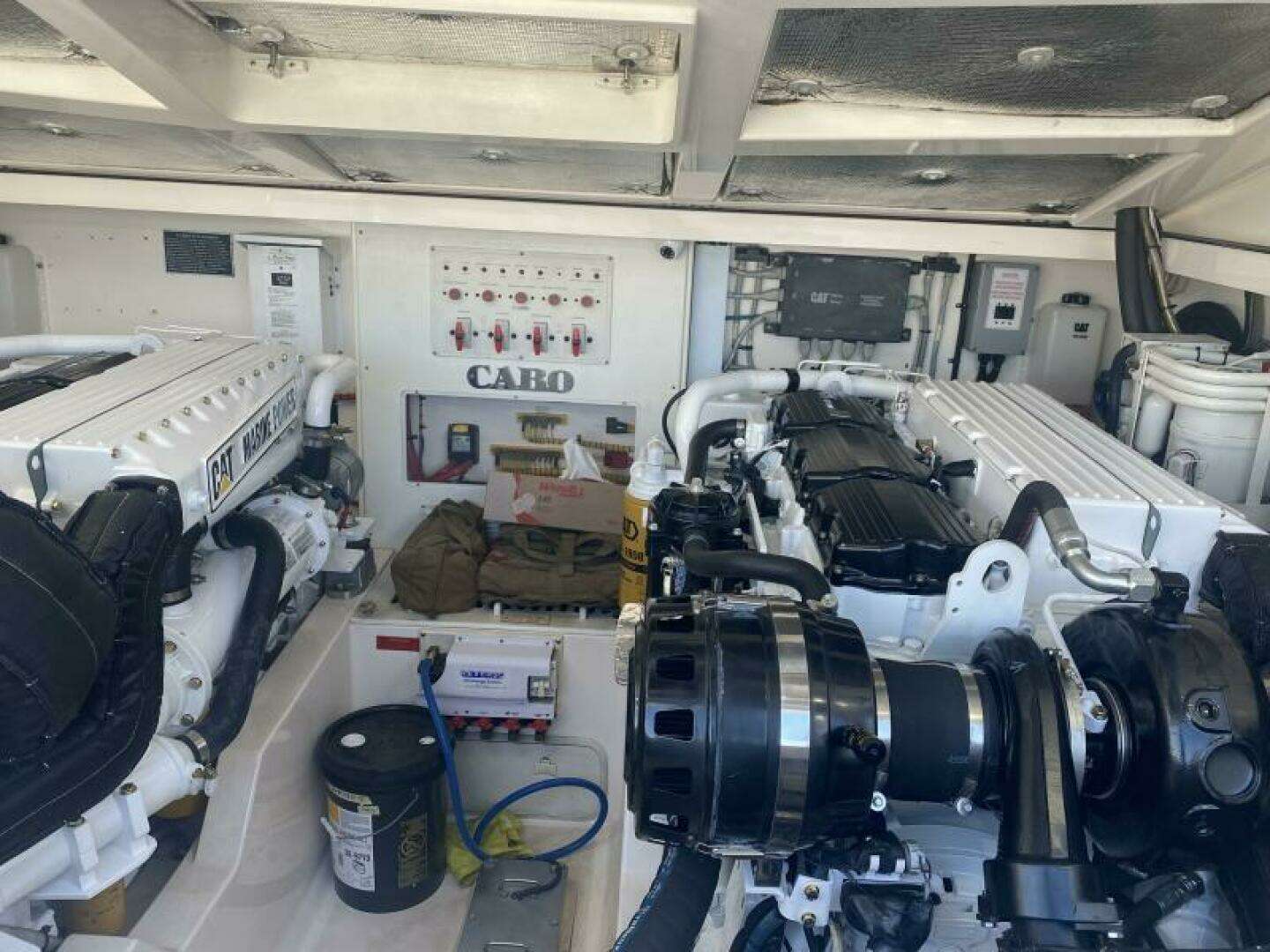 2006 Cabo 40 Express - Image 36