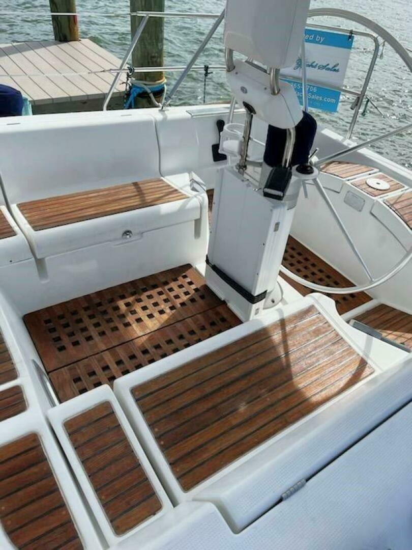 1993 Beneteau First 38.5 - Image 12