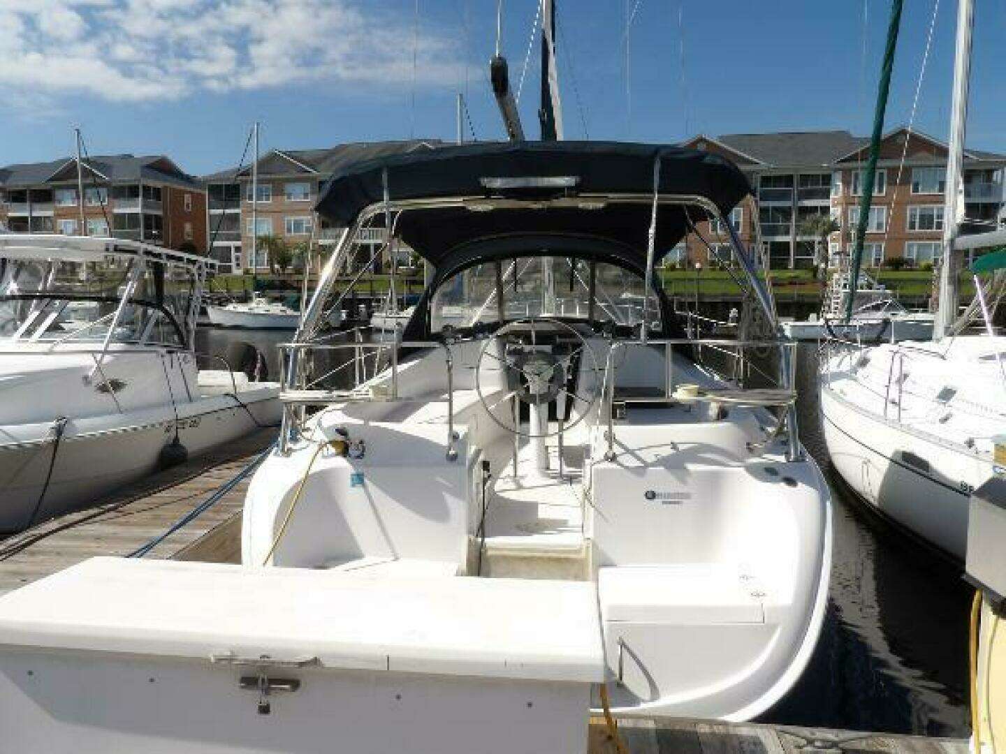 2002 Hunter 356 - Image 11