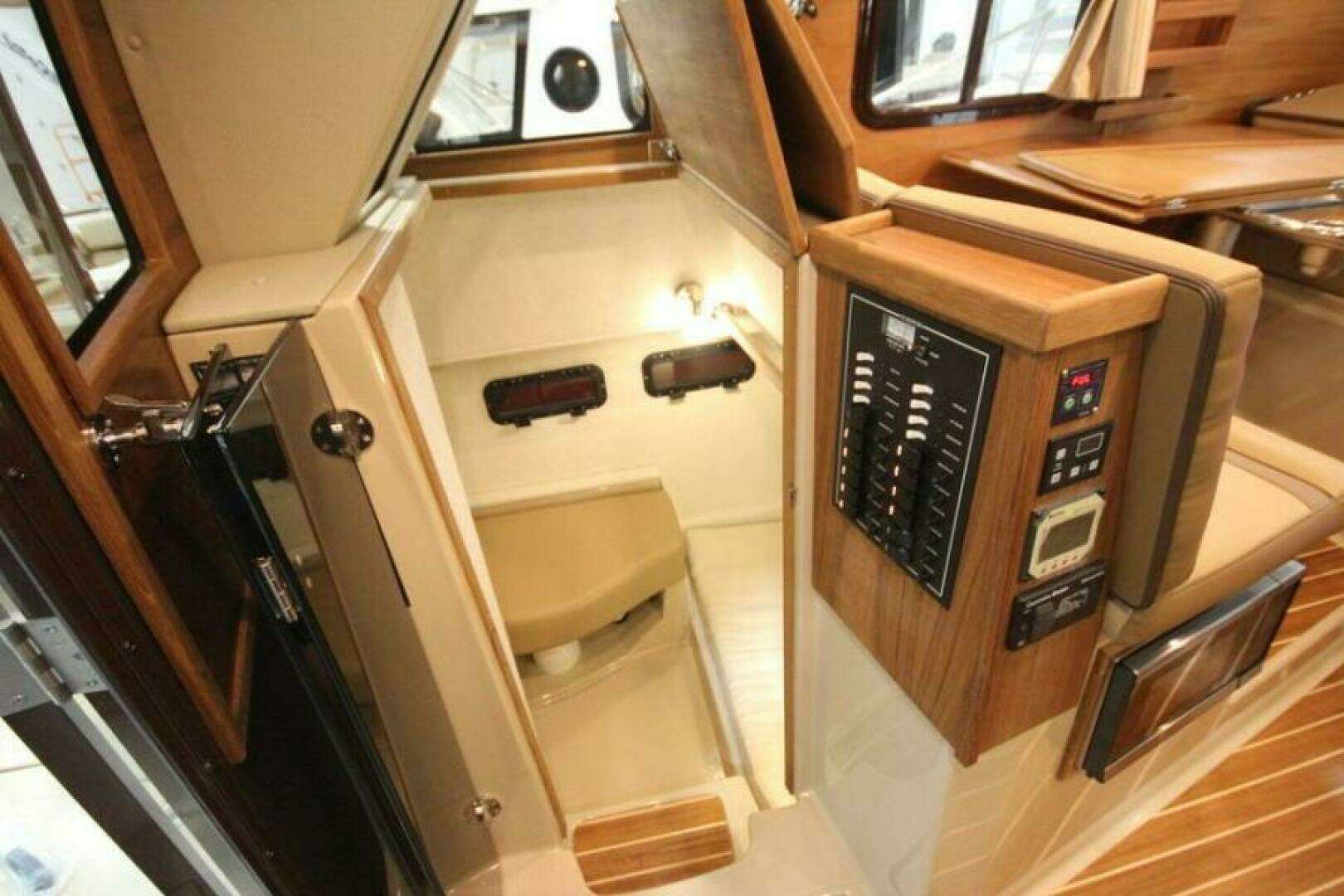2026 Ranger Tugs R-31 Command Bridge Luxury Edition - Image 79