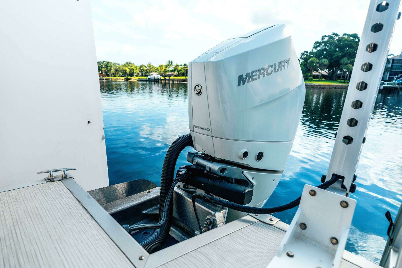 2024 Bennington QSBAX2 Swingback - Image 30