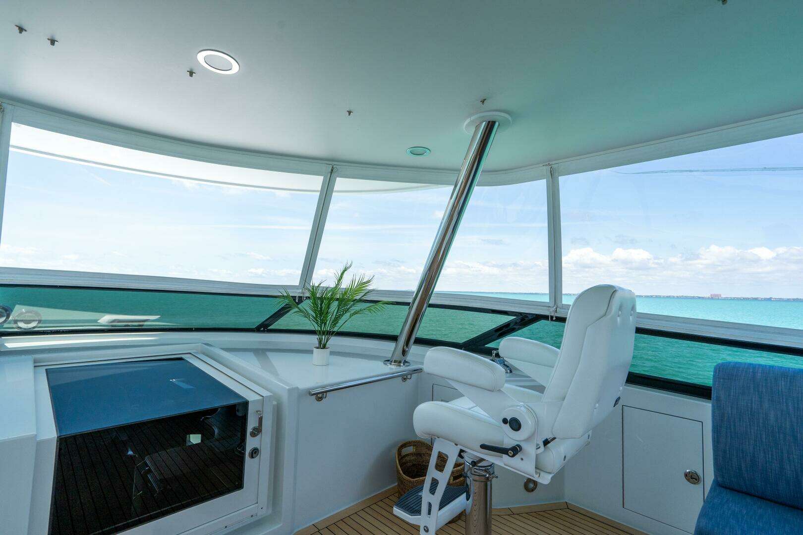 2004 Crescent Raised Pilothouse - Image 52