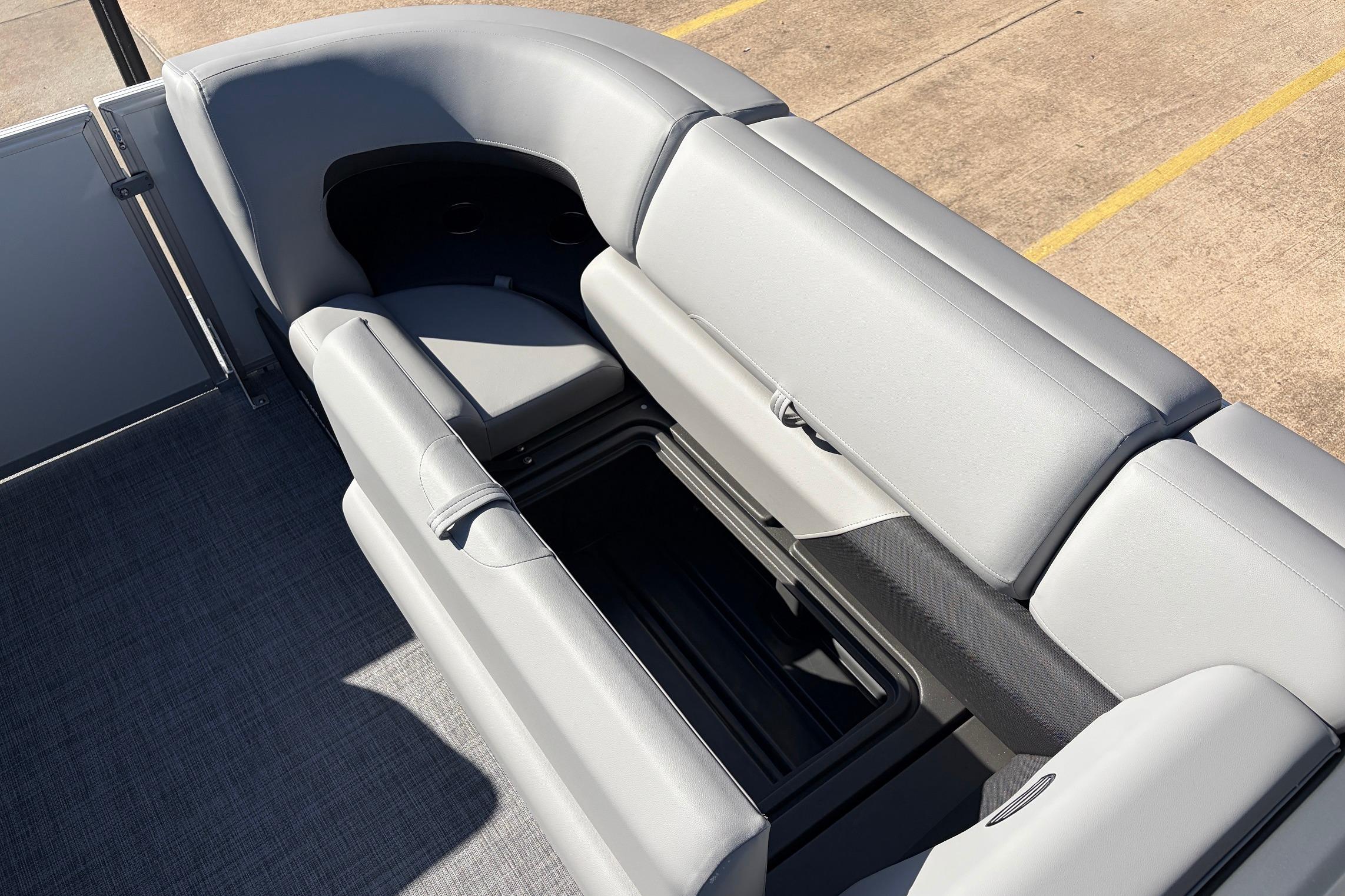 2026 Sun Tracker Party Barge 22 RF XP3, featuring spacious seating and storage.