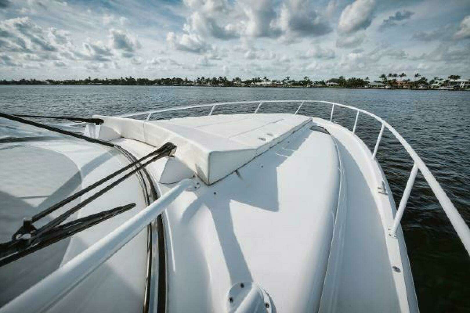 2018 Intrepid 475 Sport Yacht - Image 15