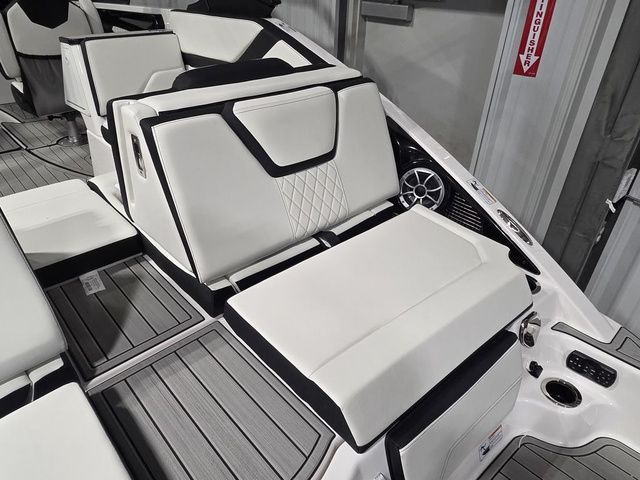 2026 Yamaha Boats 252S - 8