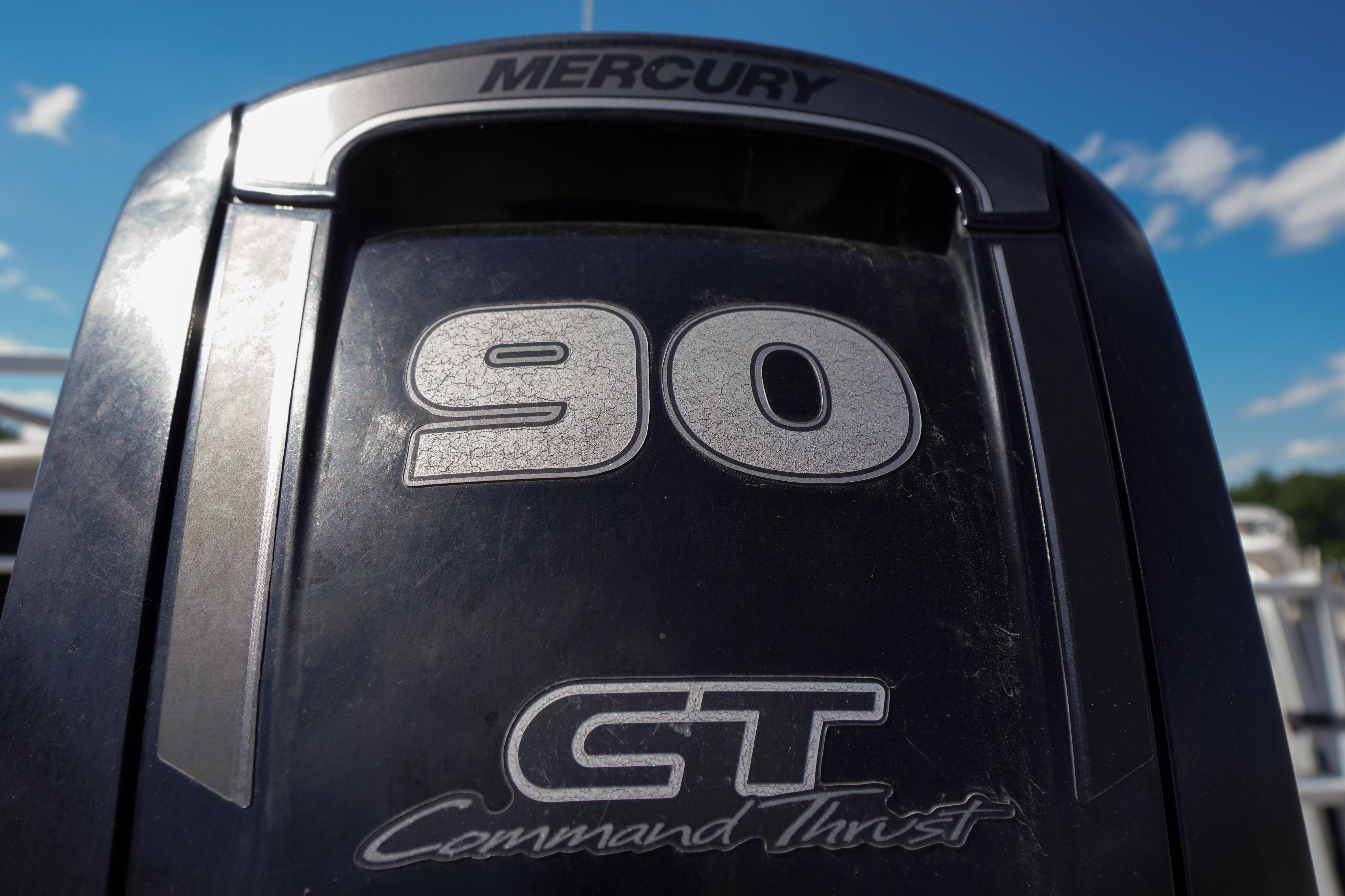 Mercury 90 Command Thrust engine on 2019 SUNTRACKER Fishin' Barge 22 DLX.
