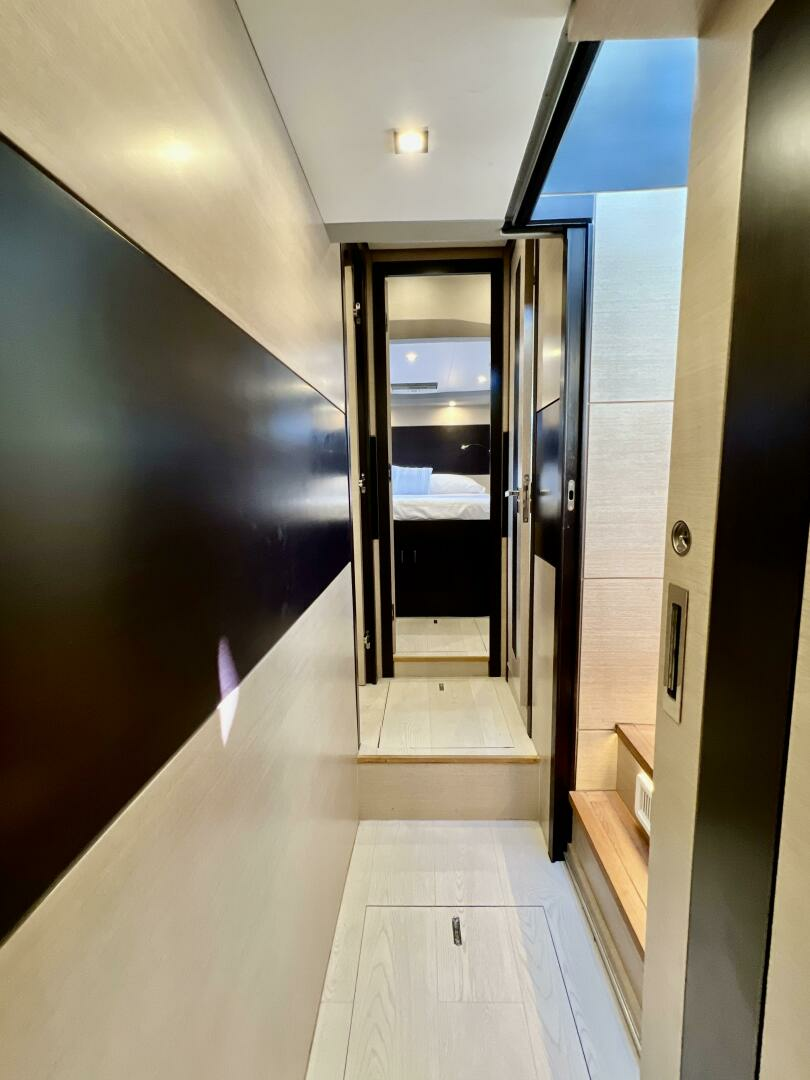 2022 Okean Flybridge 50 - Image 21