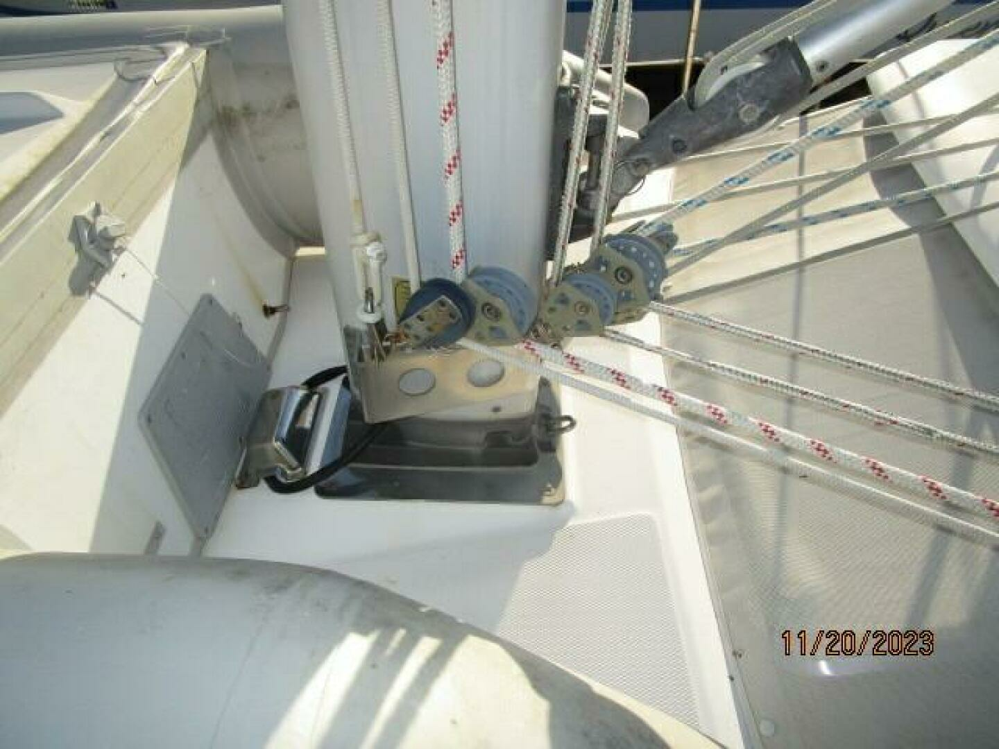 2008 Hunter H41 Deck Salon - Image 16