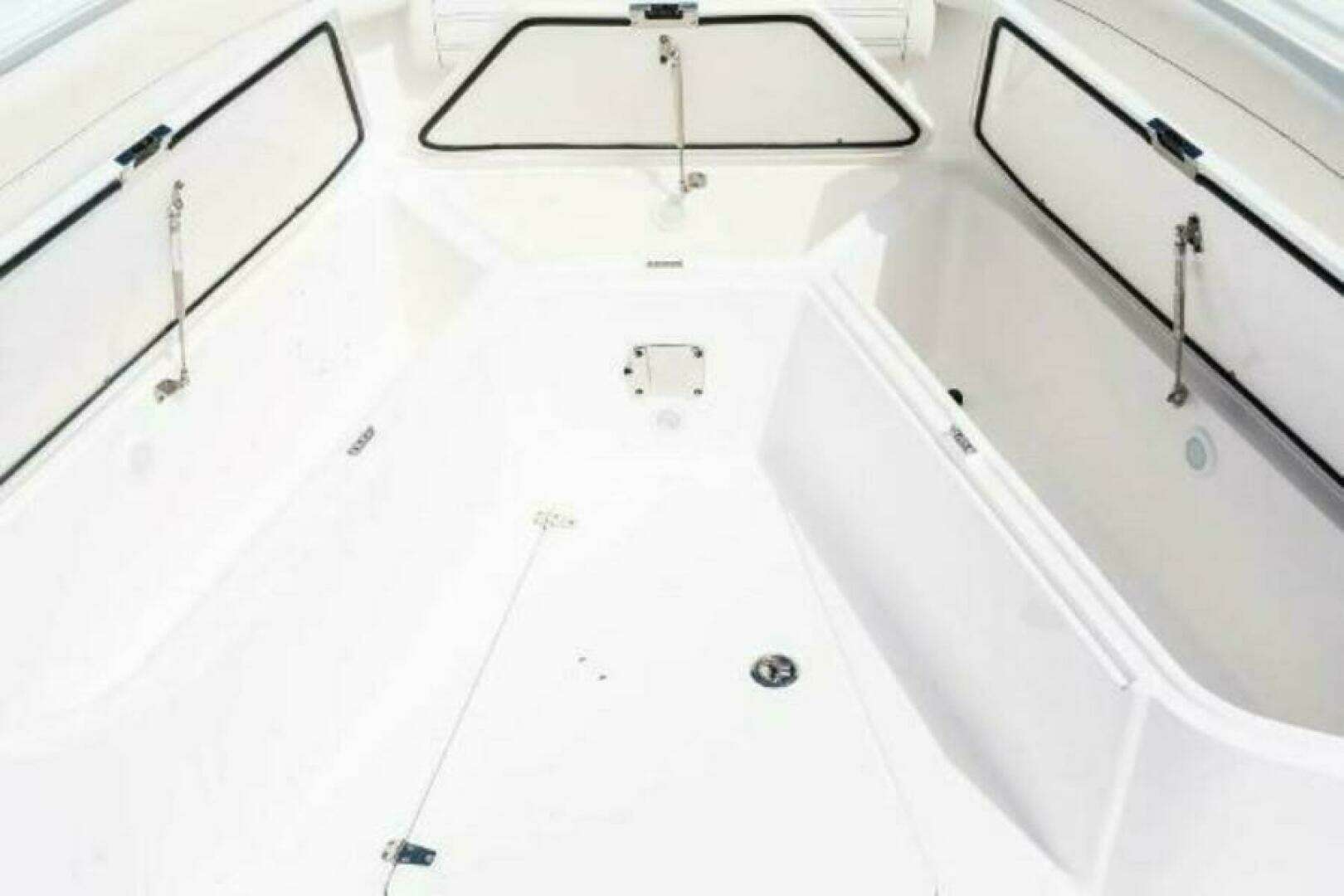2025 Edgewater 340CC - Image 6