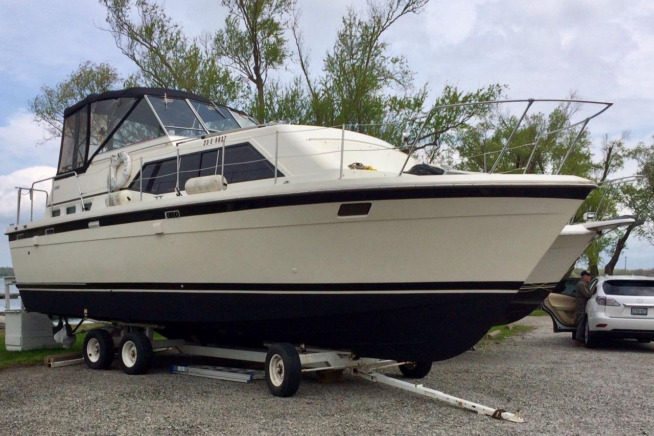 1977 Trojan 36 Tri Cabin