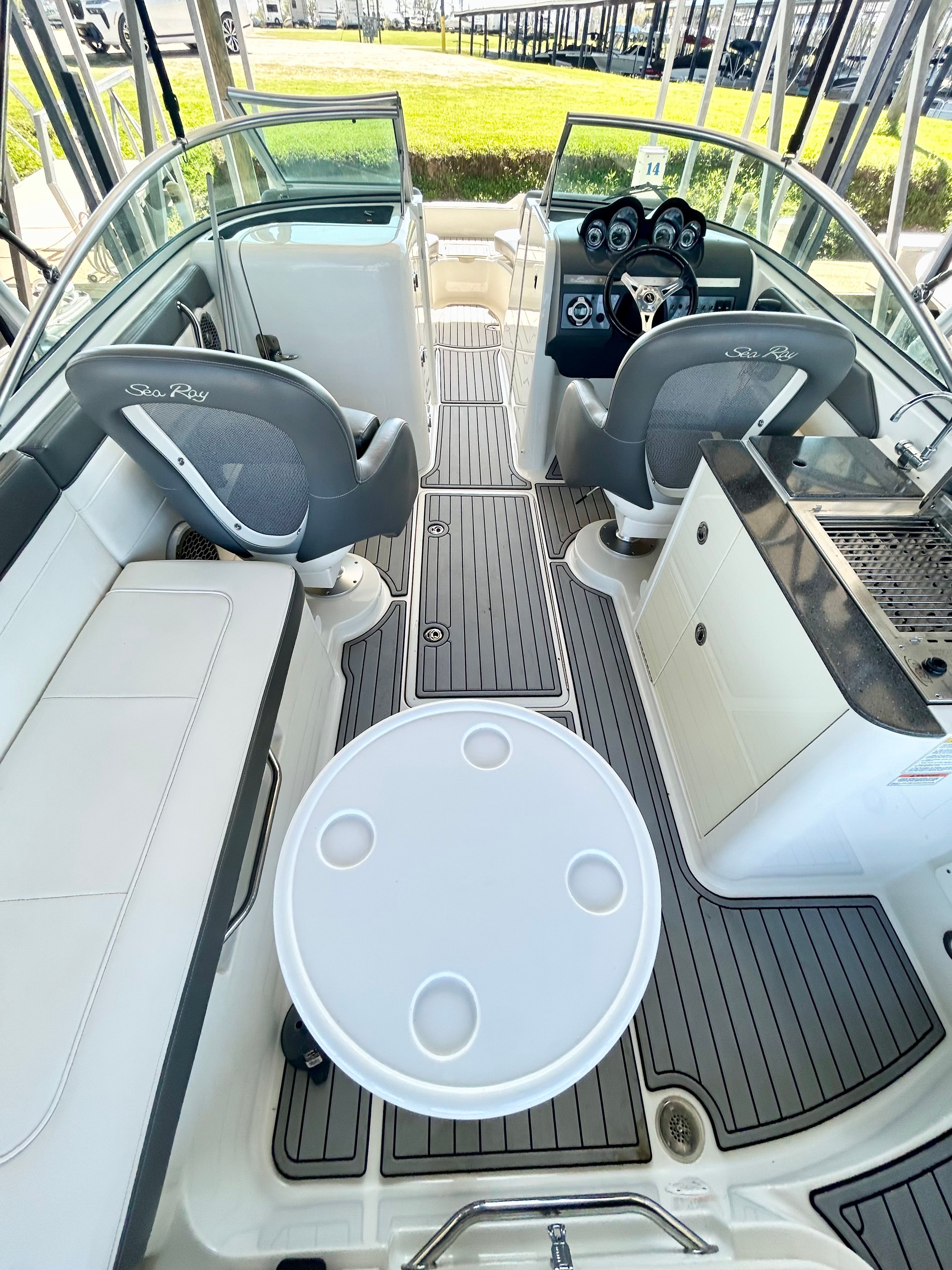 2011 Sea Ray 280 Sundeck - 3