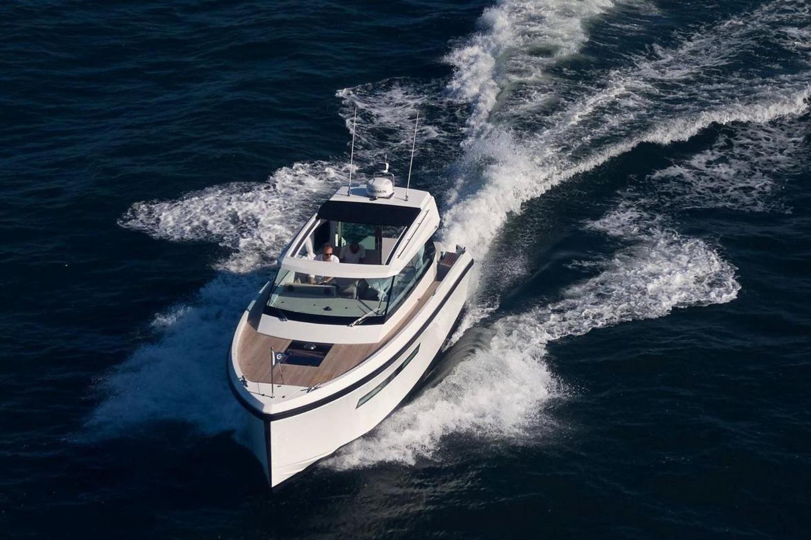 2023 Delta Powerboats 33 Coupe