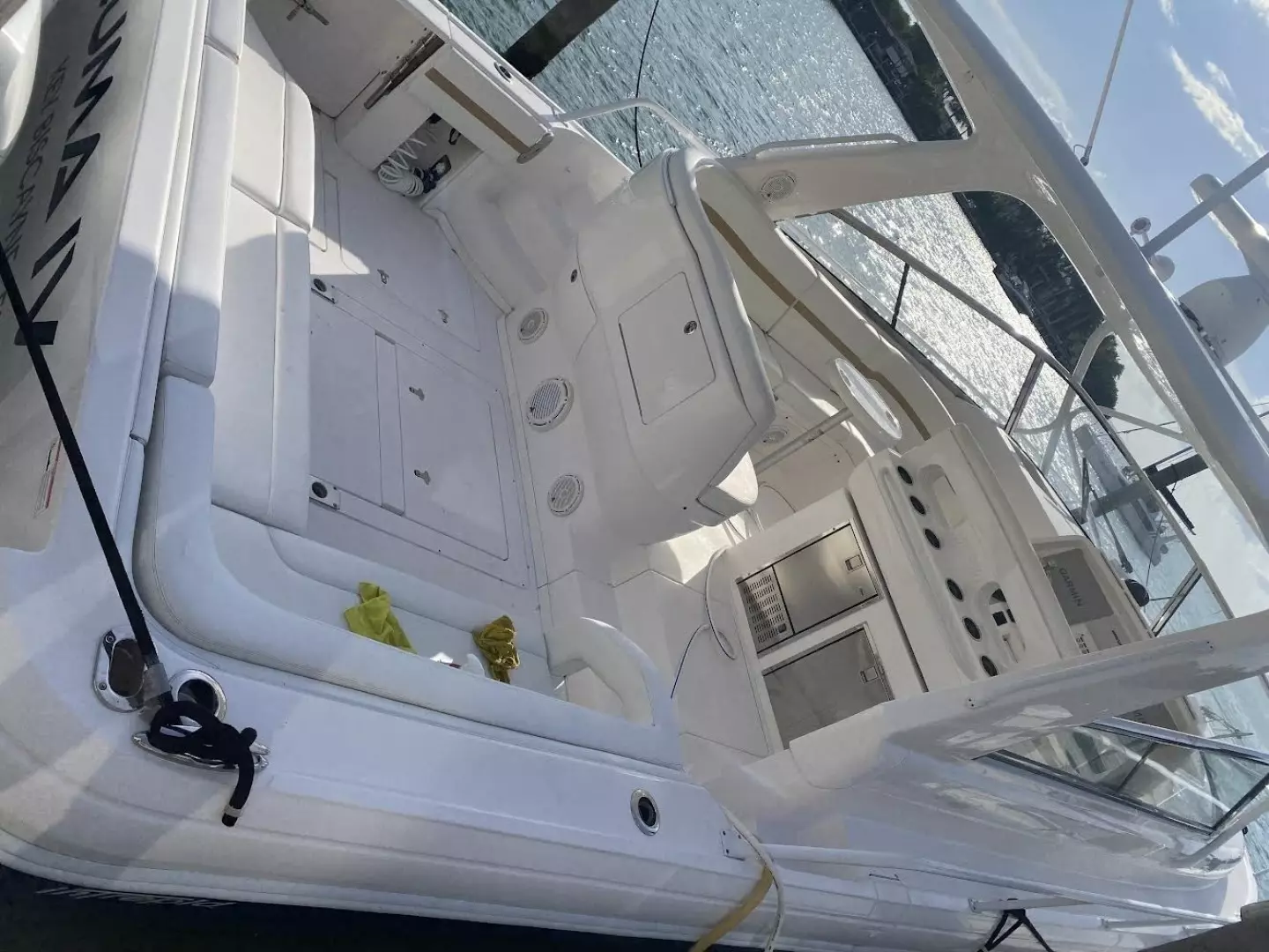 2019 Intrepid 475 Sport Yacht - Image 8