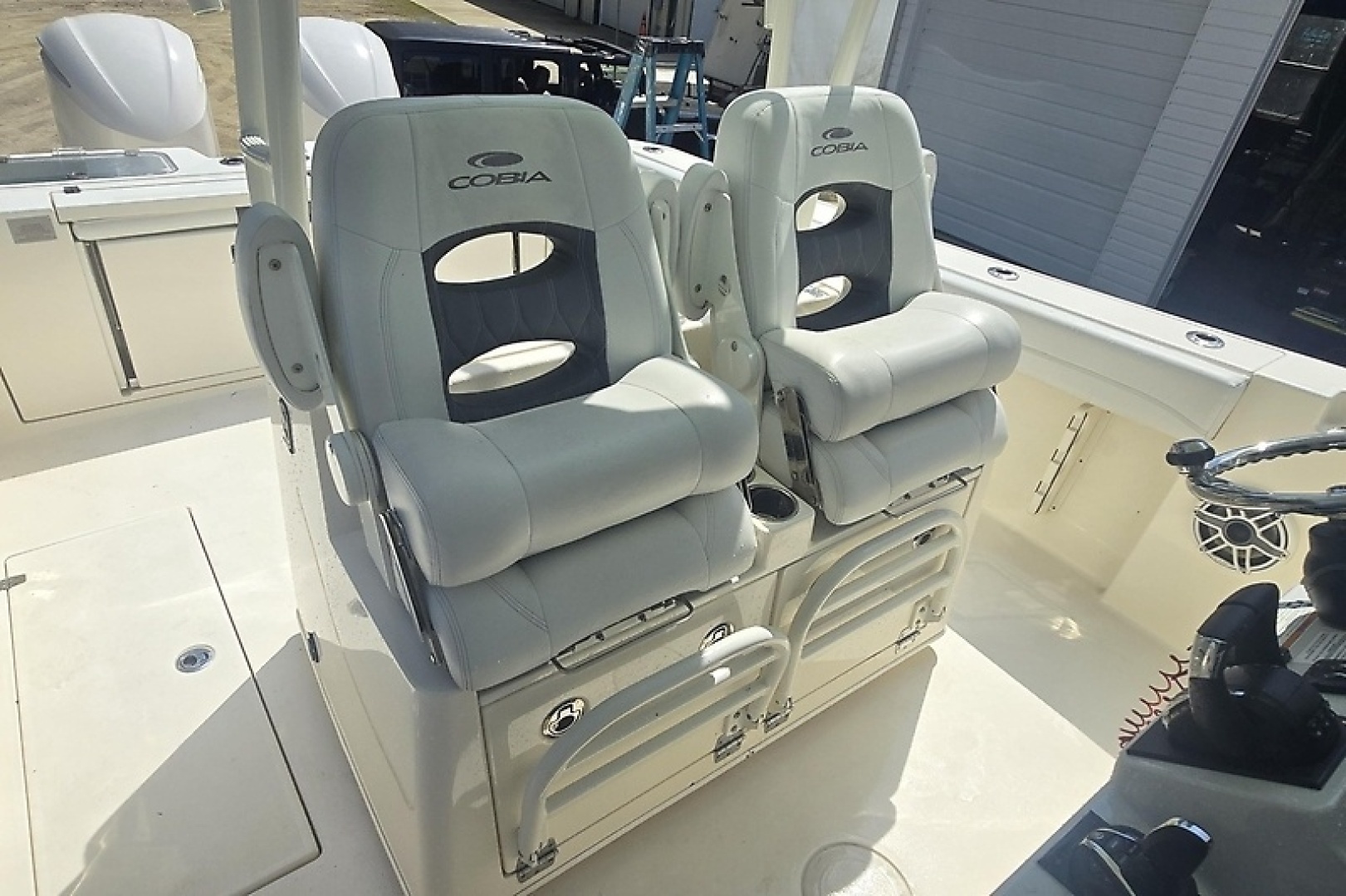 2020 Cobia 320 Center Console - Image 39