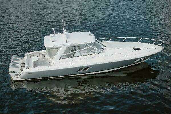 2018 Intrepid 475 Sport Yacht
