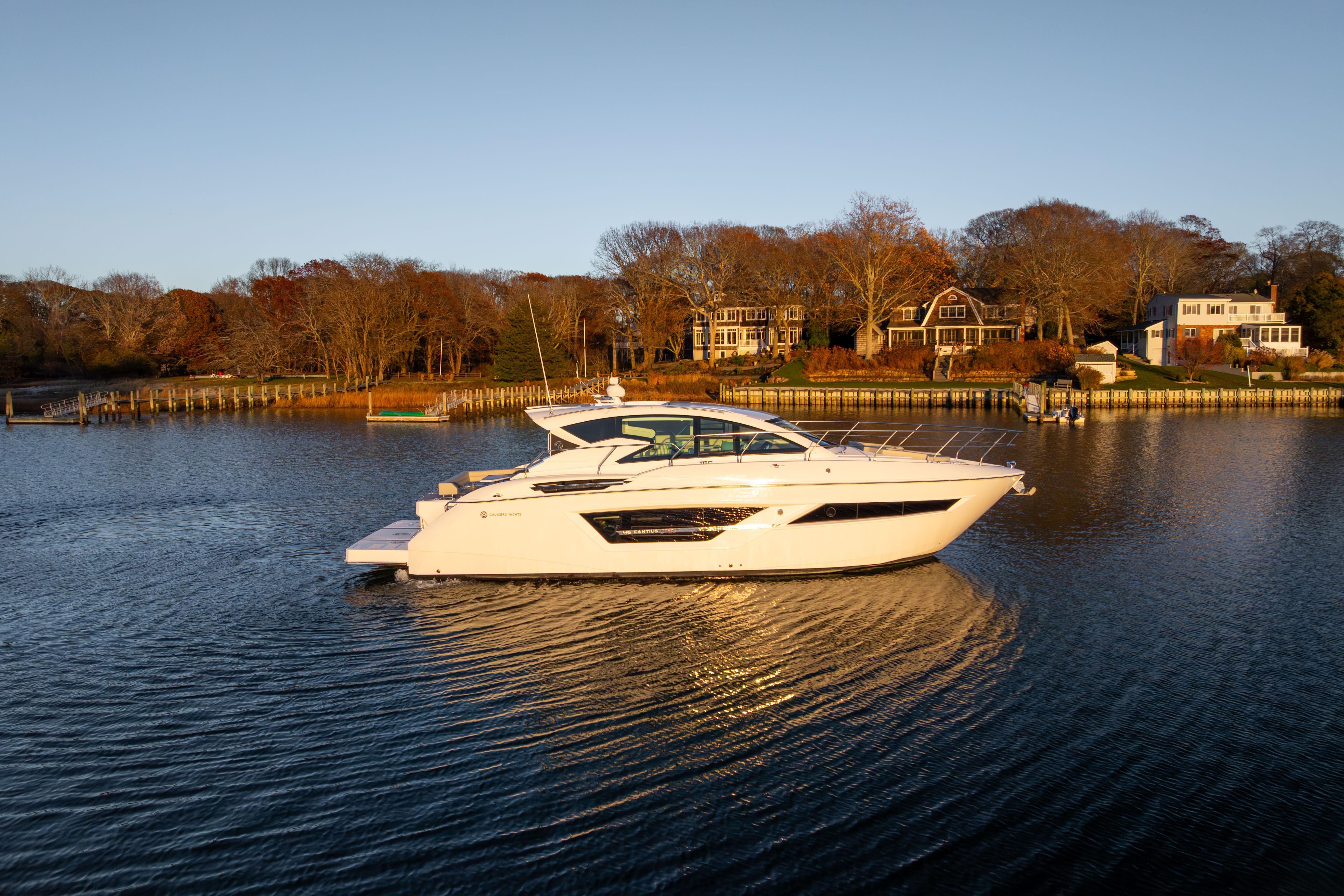 2026 Cruisers Yachts 46 Cantius