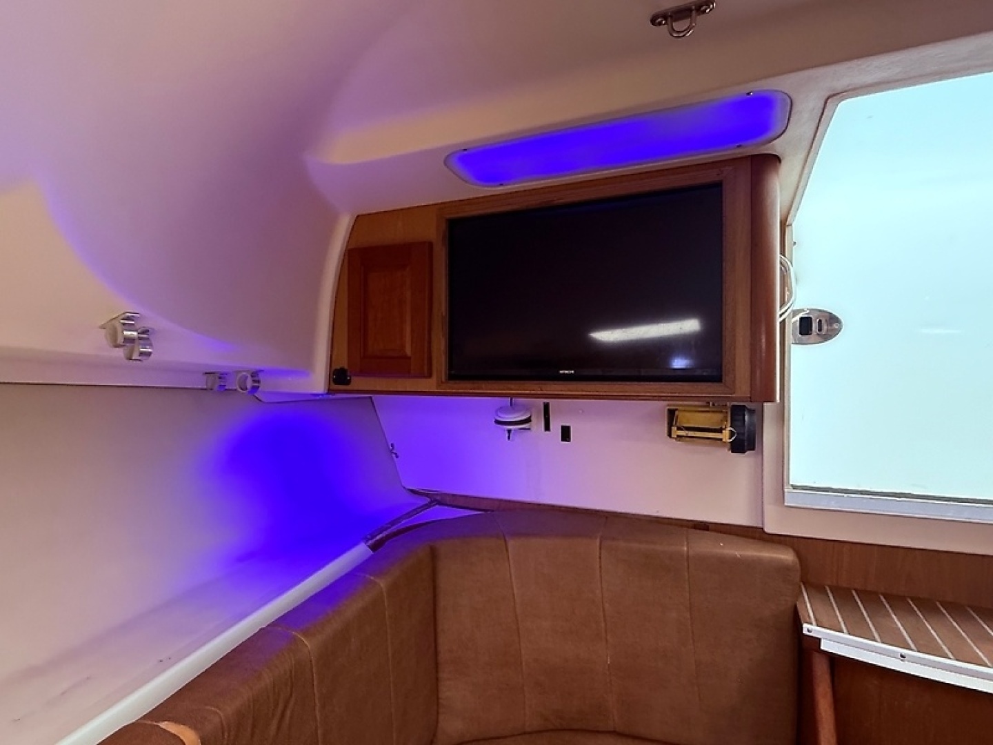 2005 Luhrs 32 Express - Image 24