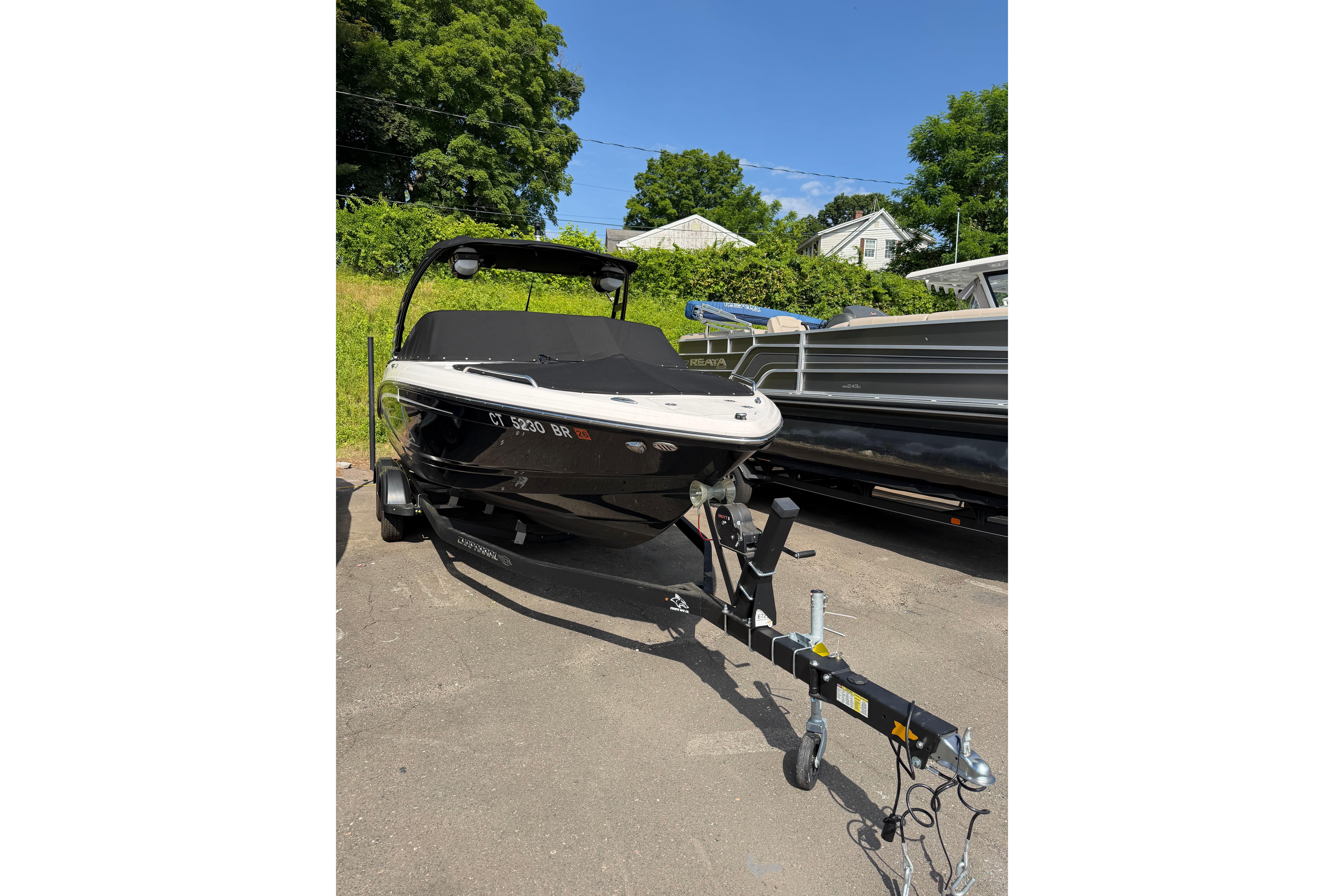 2025 Chaparral 230 SSi