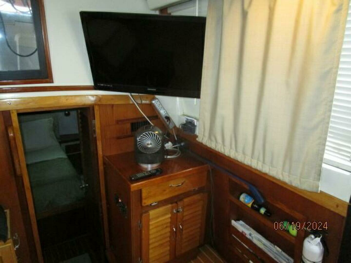1984 Mainship 40DC - Image 40