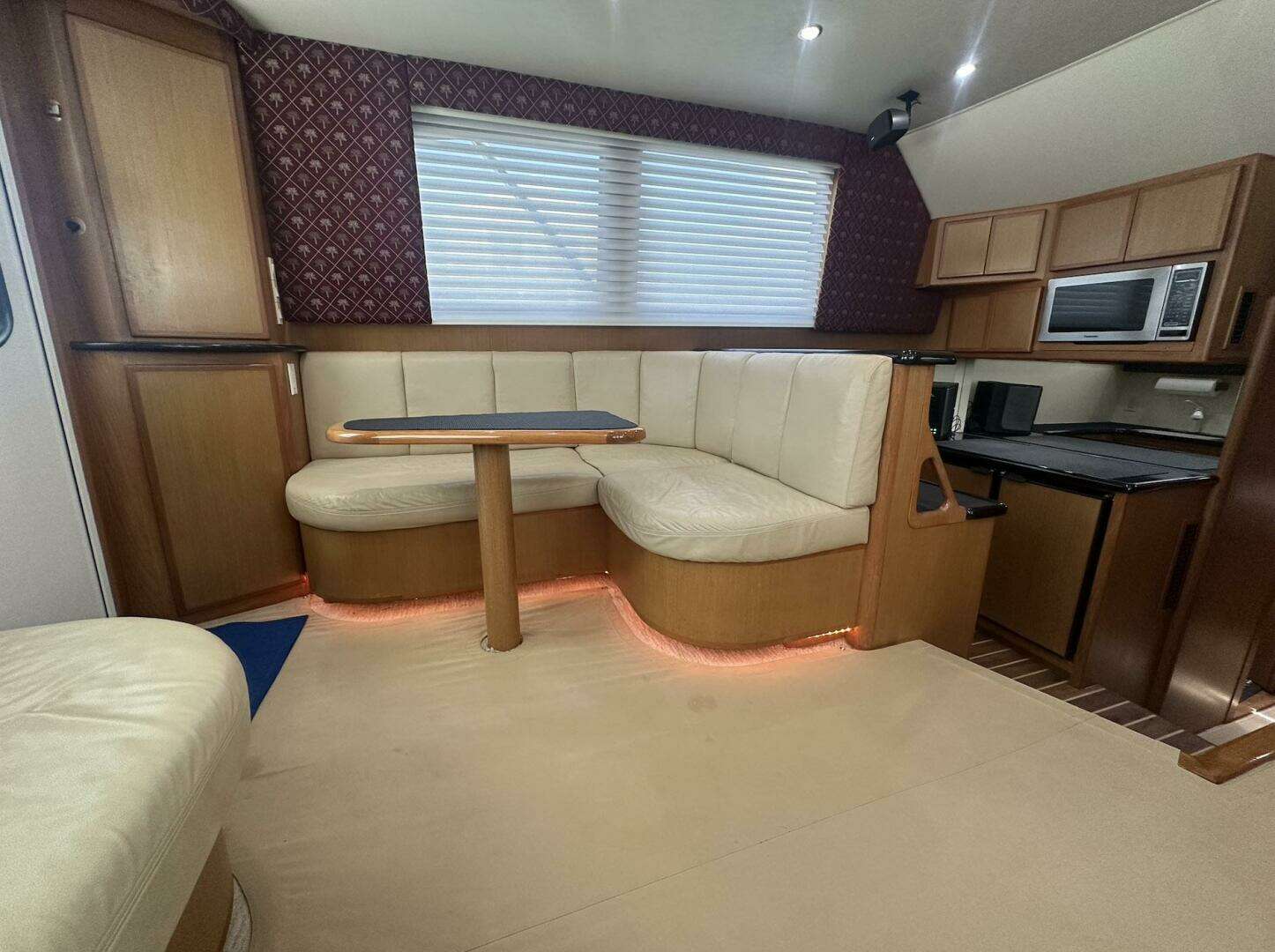 2006 Henriques 42 Convertible - Image 12