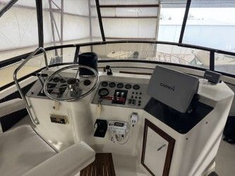 1986 Carver 42' Cockpit MY - 12