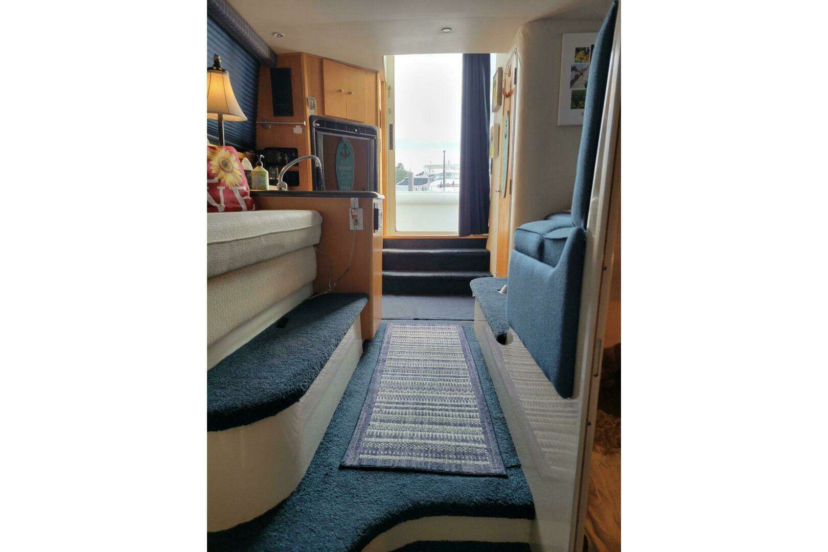 1996 Carver 320 Voyager - Image 38