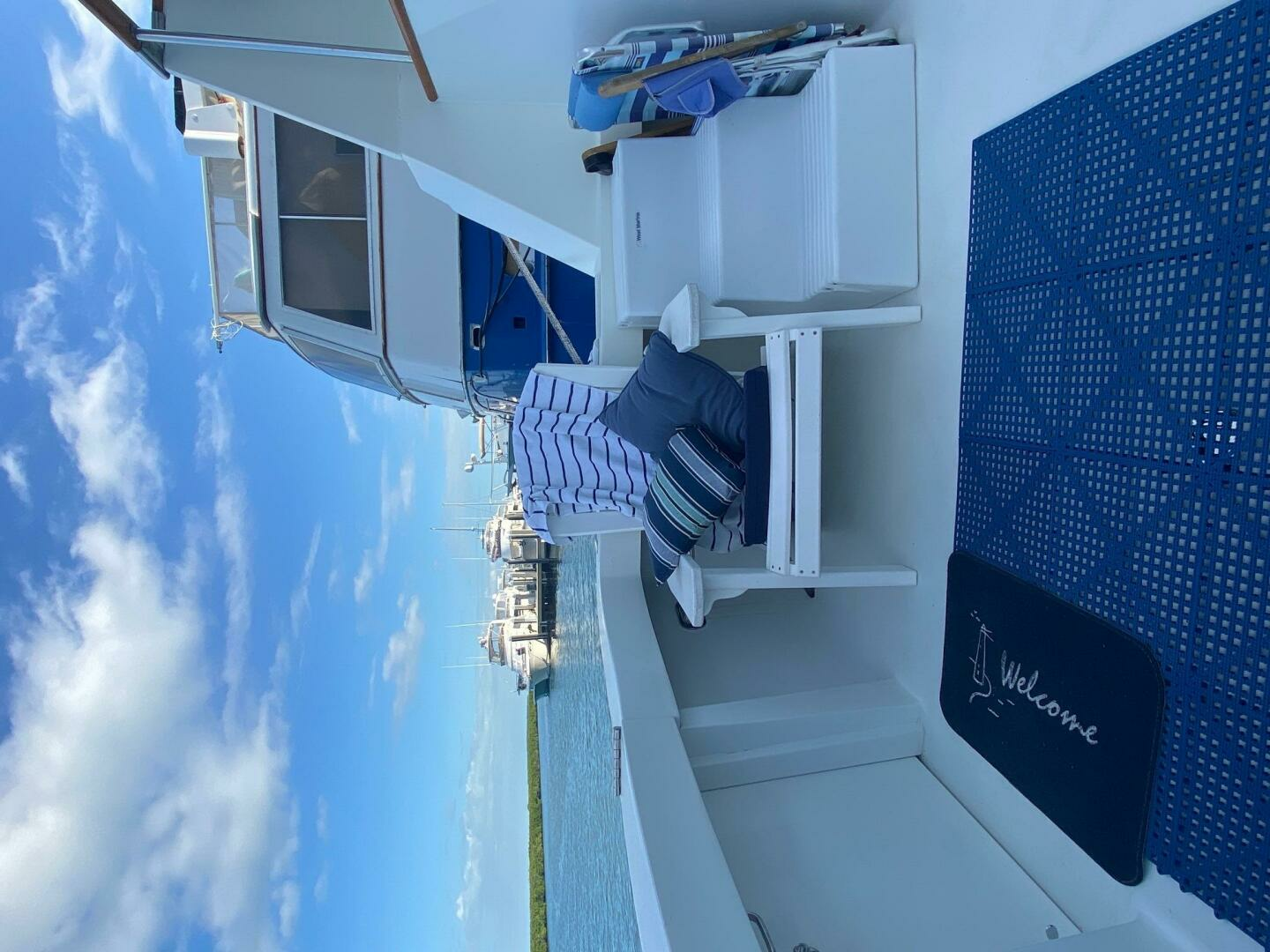 1994 Hatteras 70 Cockpit Motor Yacht - Image 8