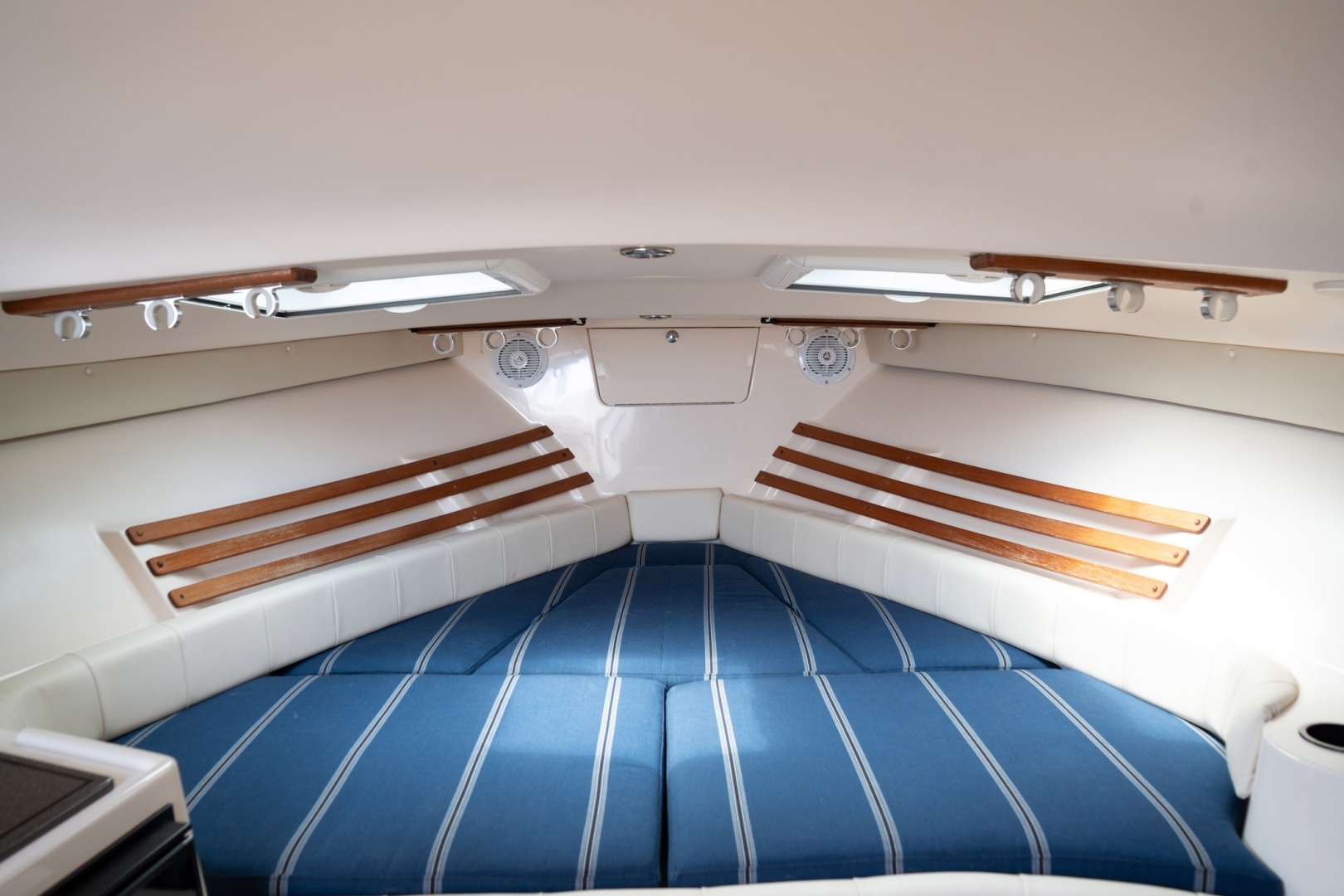 2009 Grady-White Express 330 - Image 11