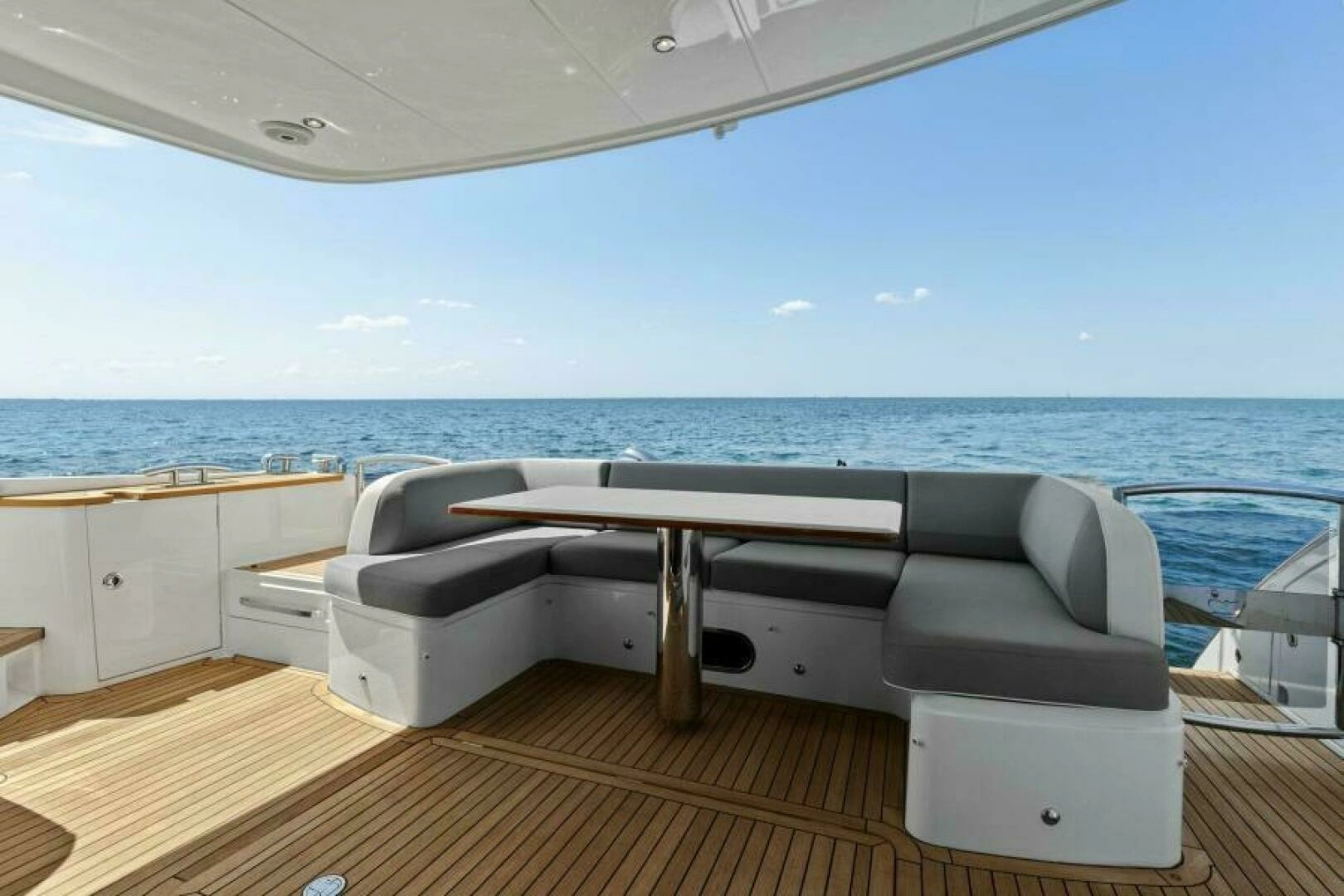 2016 Princess 60 Flybridge - Image 10