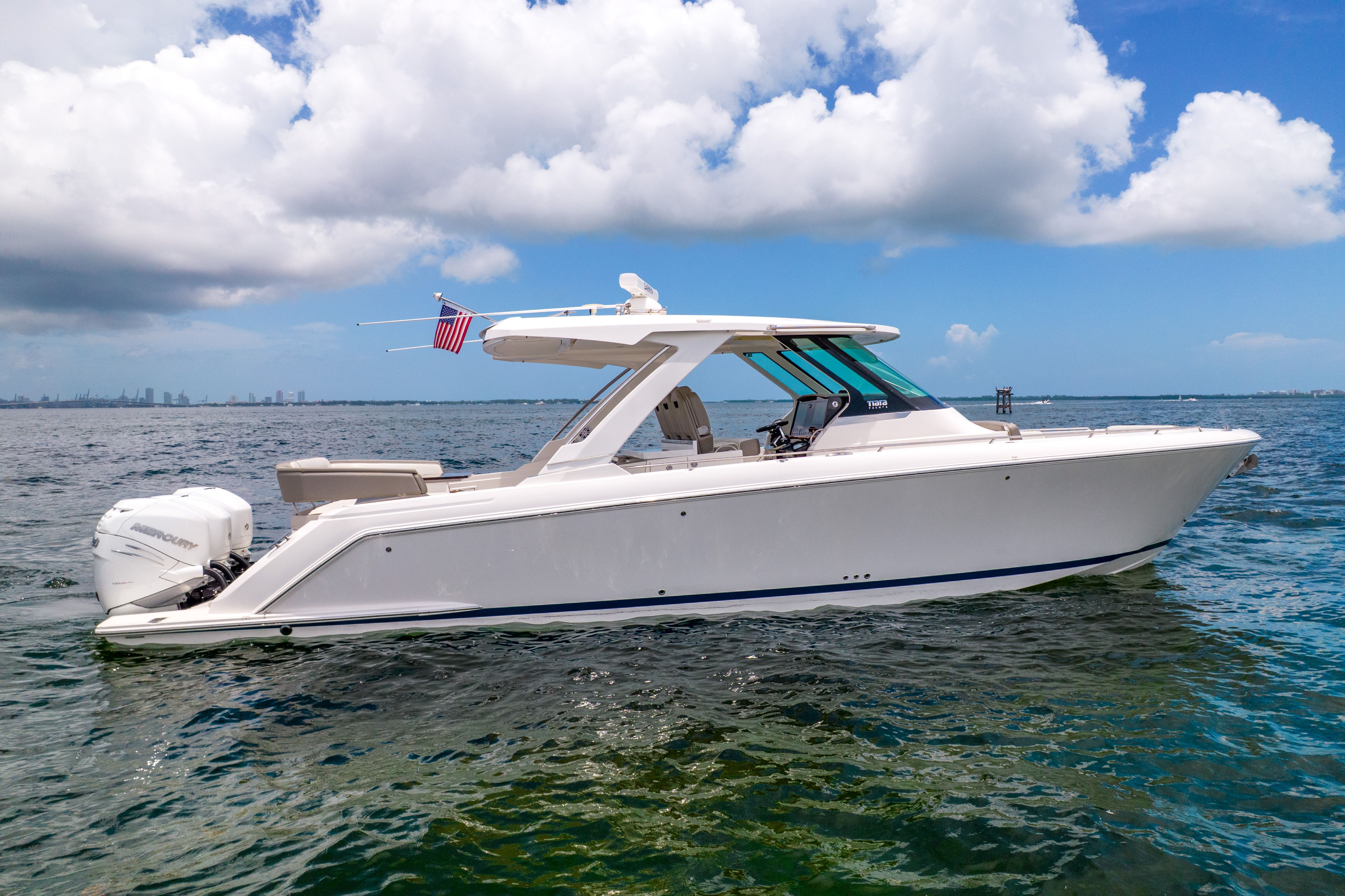 2023 Tiara Yachts 38 LS