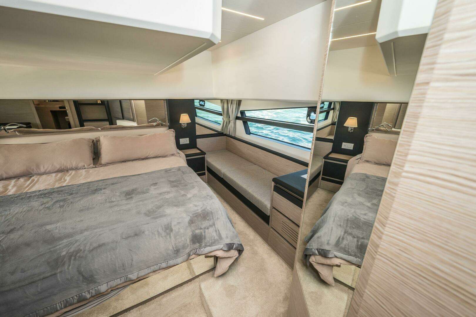 2024 Greenline 45 Coupe HYBRID - Image 12