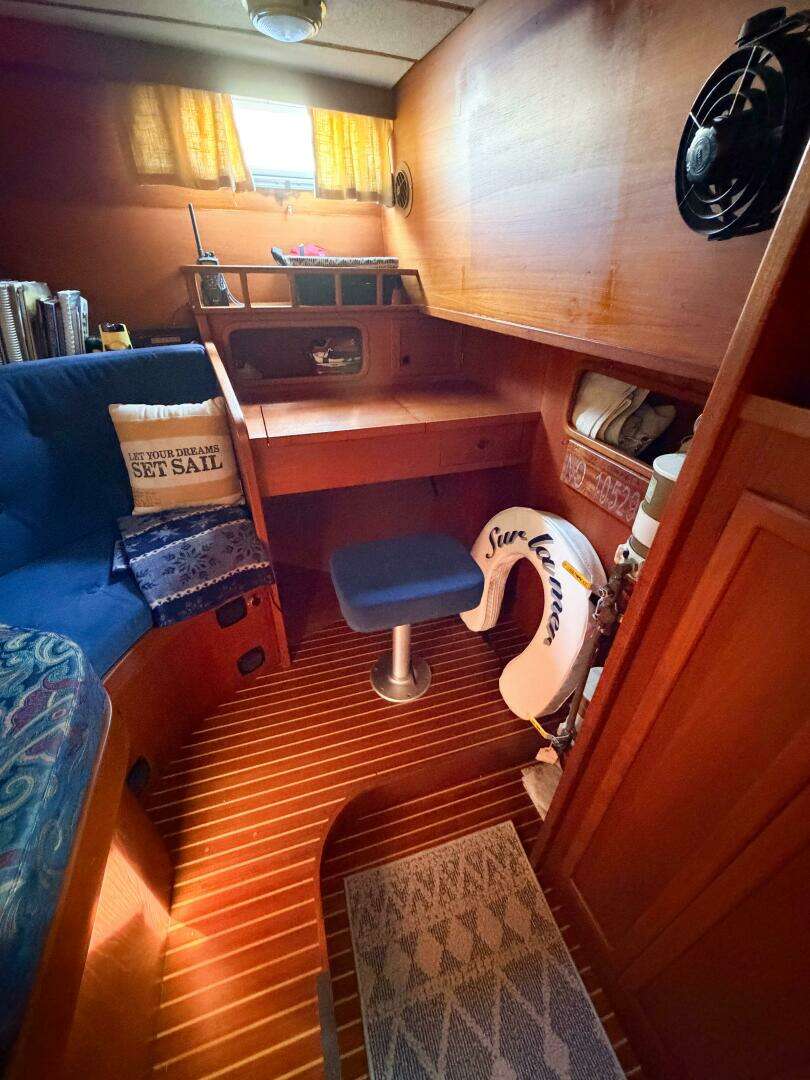 1986 Nauticat 40 Cutter Ketch Pilothouse - Image 49