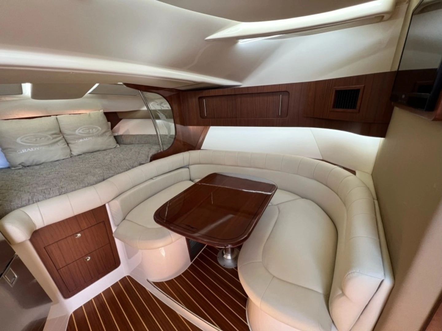 2019 Grady-White 37 Express - Image 3