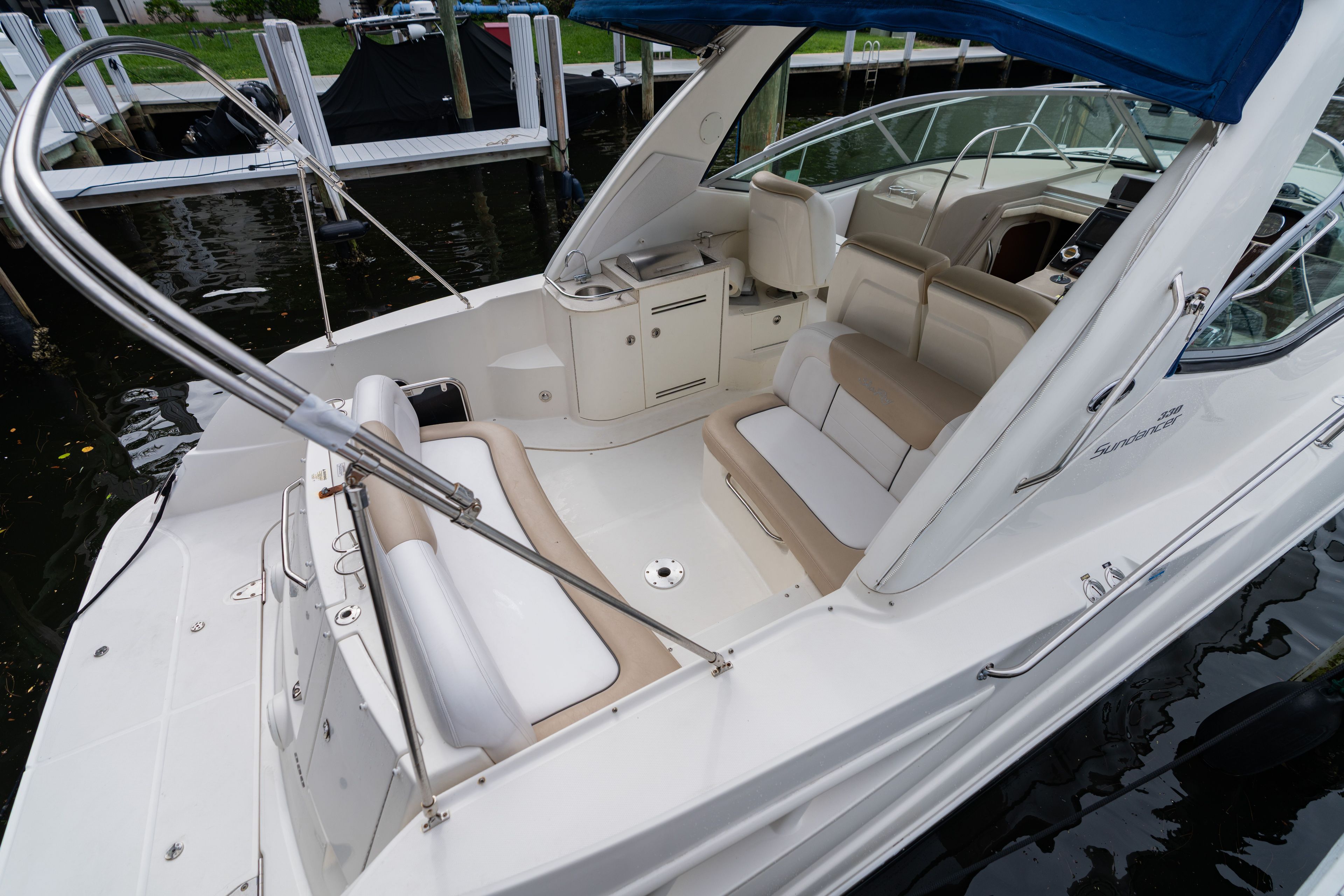 2010 Sea Ray Sundancer 330 - 26