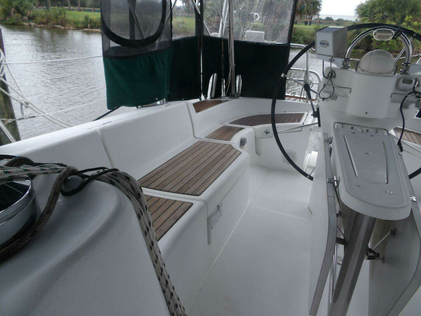 2004 Beneteau 423 - Image 13