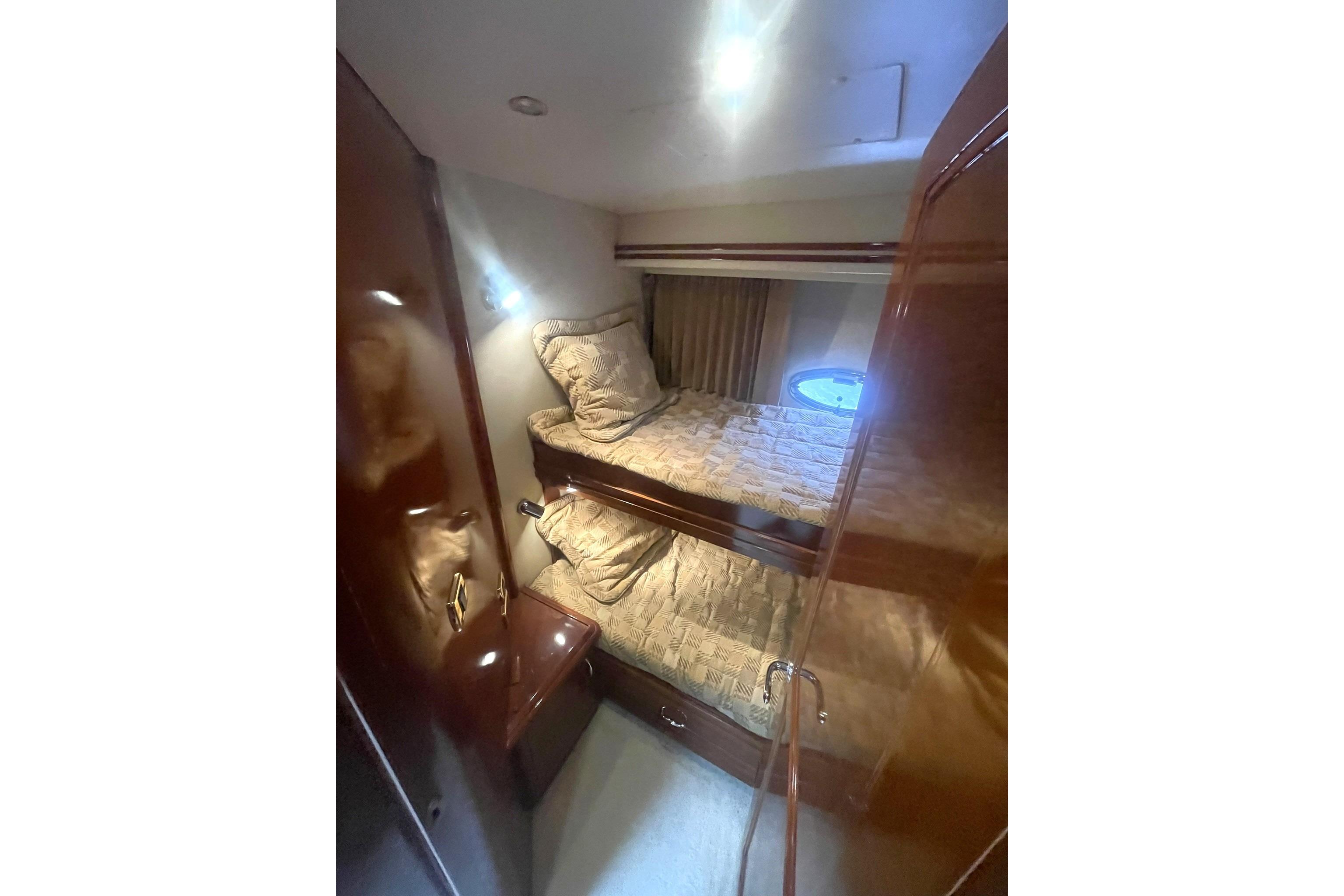 THIRD STATEROOM WITH OVER/UNDER BUNKS