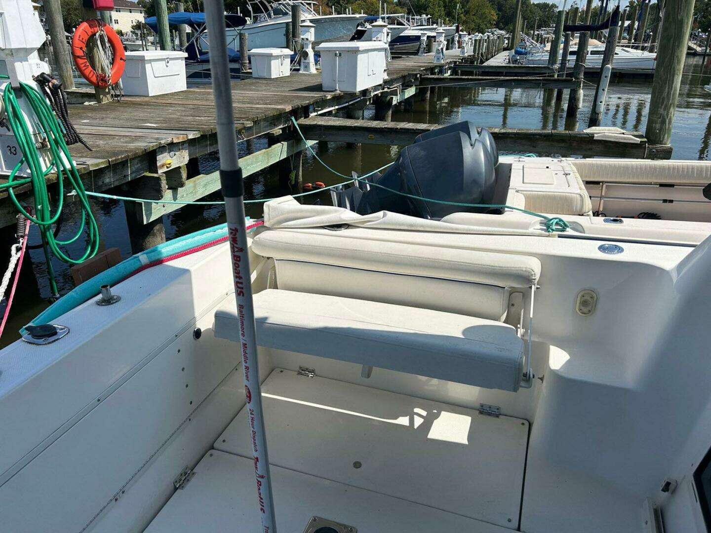 2008 Bayliner Discovery 288 - Image 28