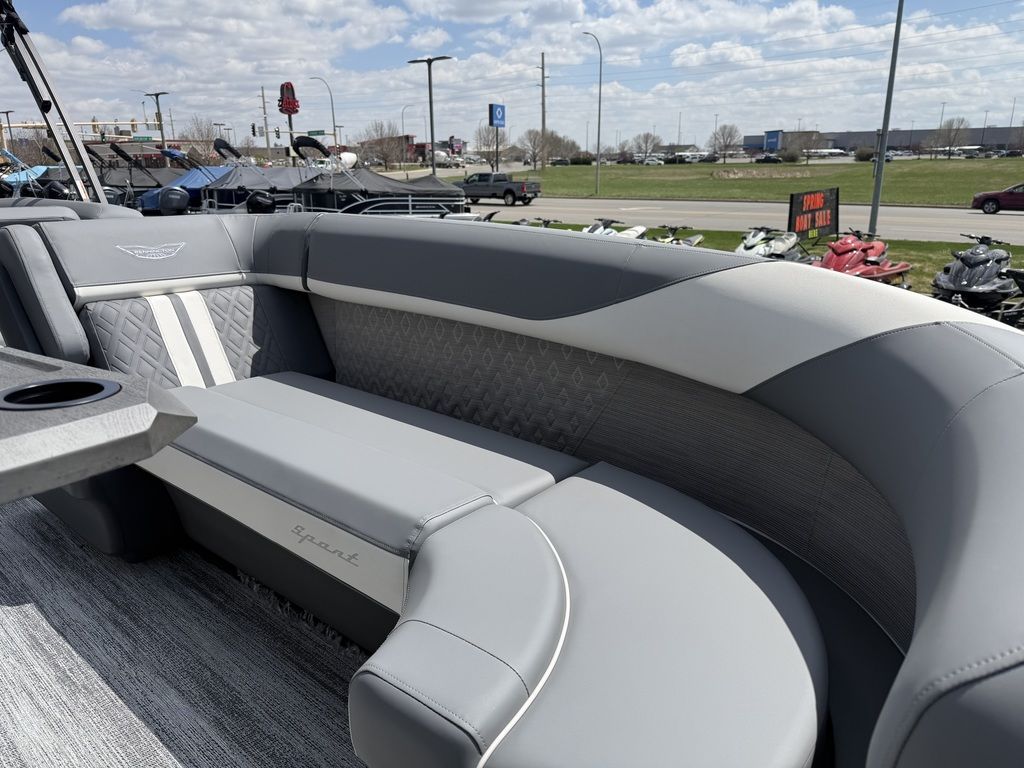 2026 Bennington 24 M Sport Lounge - 13