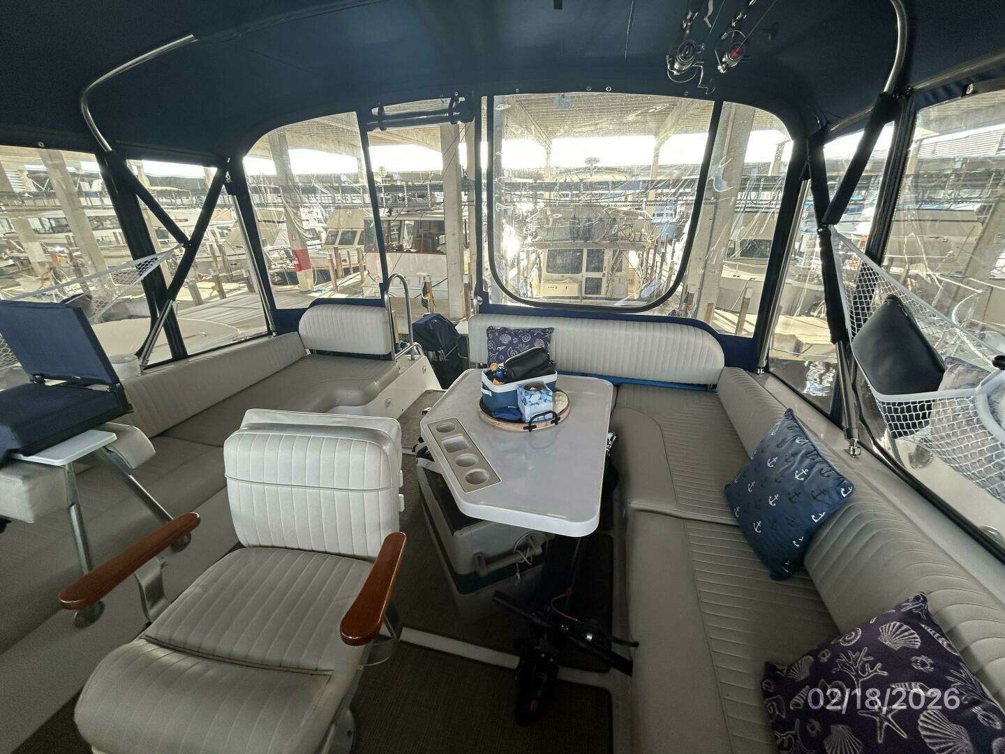 2004 Mainship 430 - Image 15